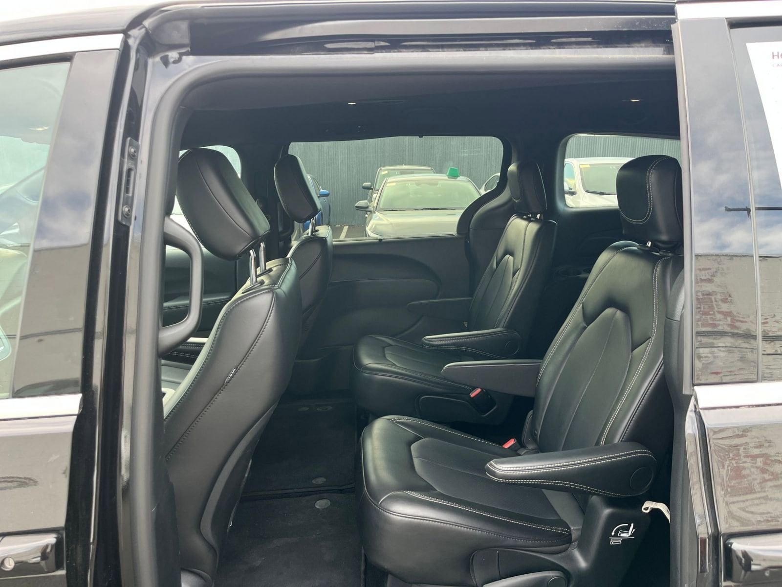 Thumbnail: 2025 Chrysler Pacifica - 28