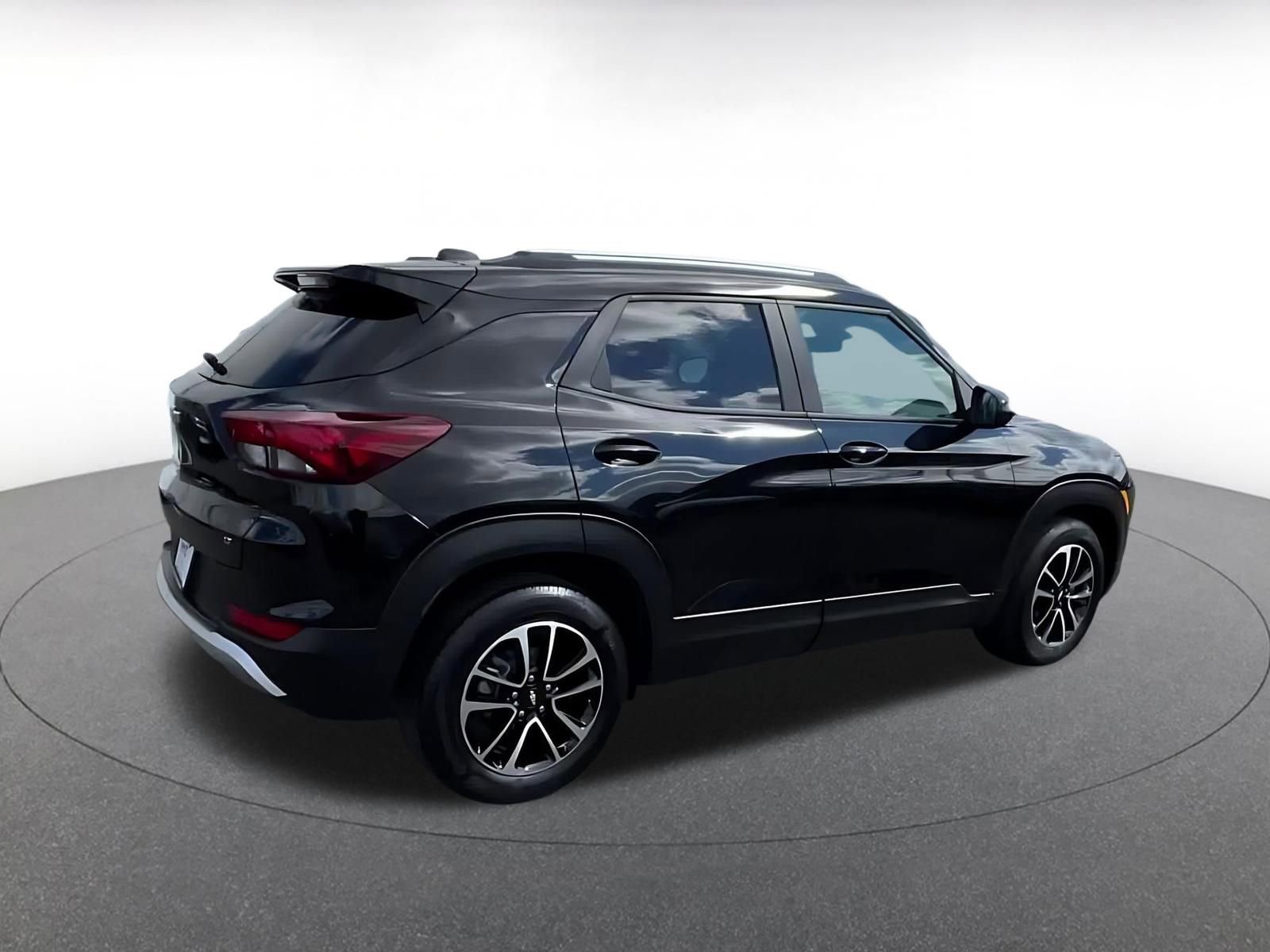 Thumbnail: 2025 Chevrolet TrailBlazer - 15