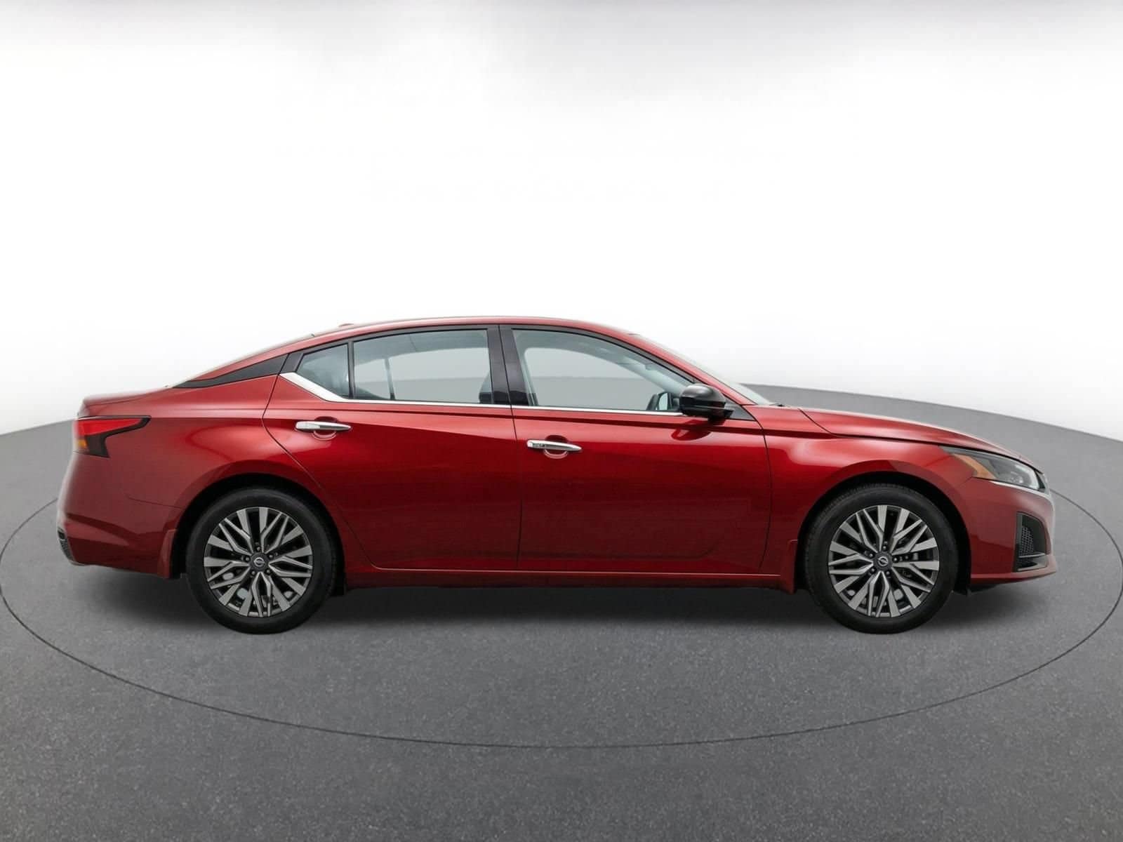Thumbnail: 2025 Nissan Altima - 18