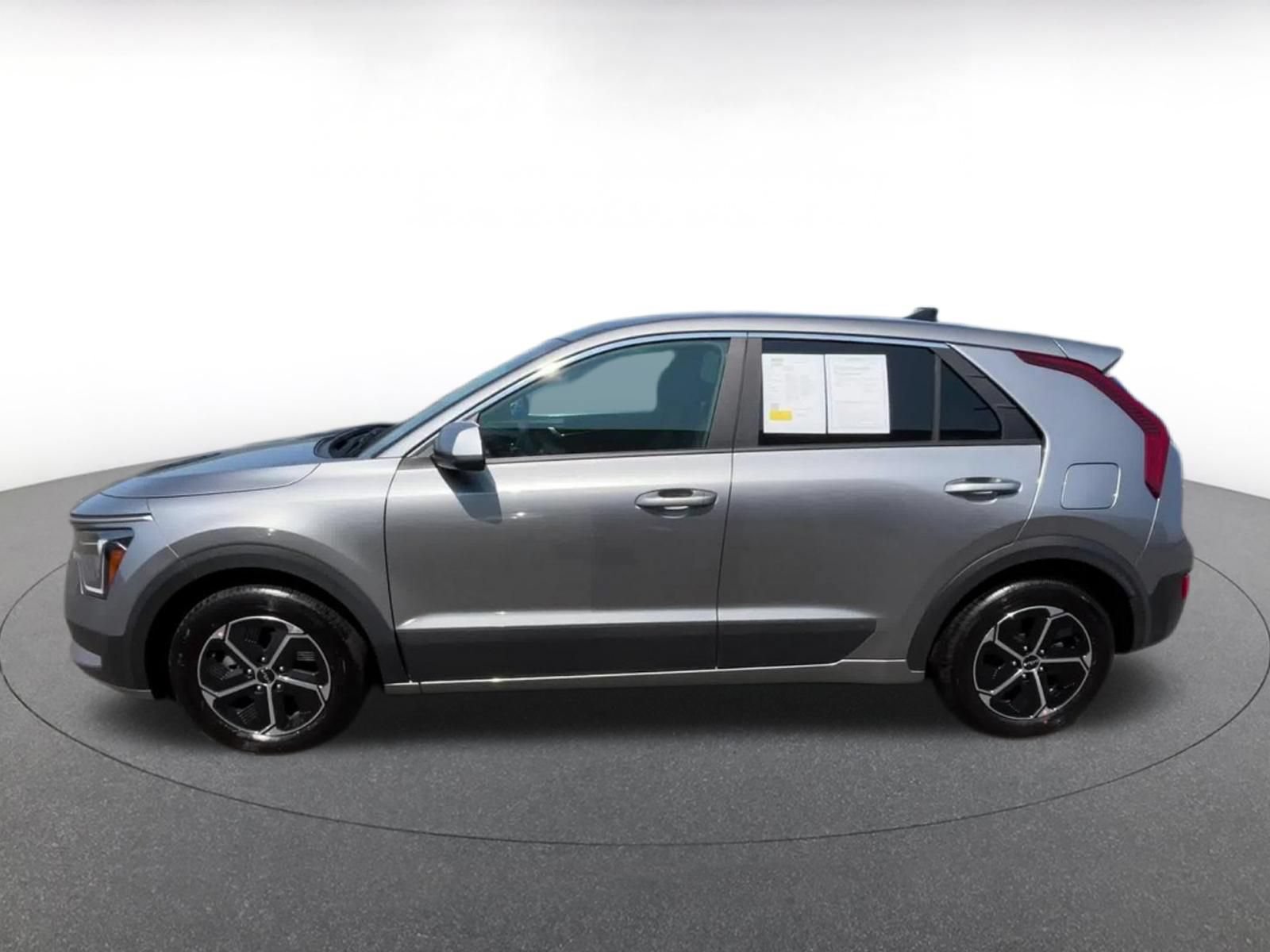 Thumbnail: 2026 Kia Niro - 8