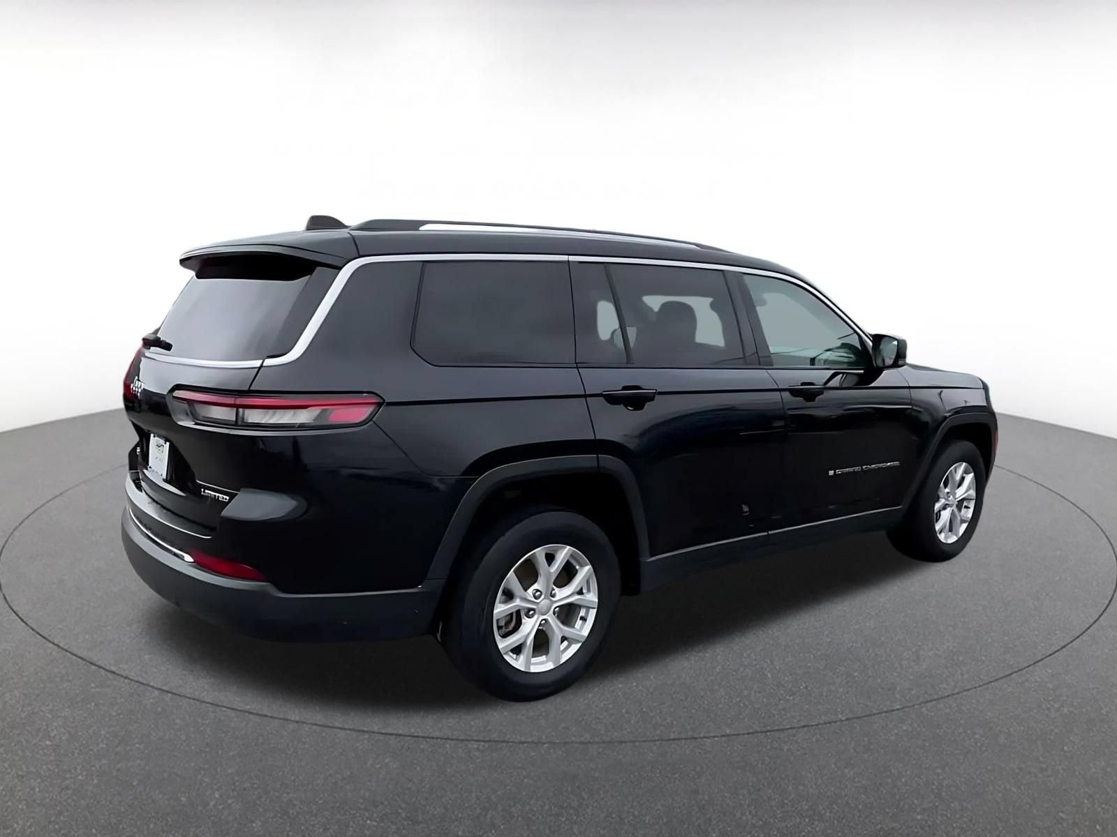 Thumbnail: 2023 Jeep Grand Cherokee - 14