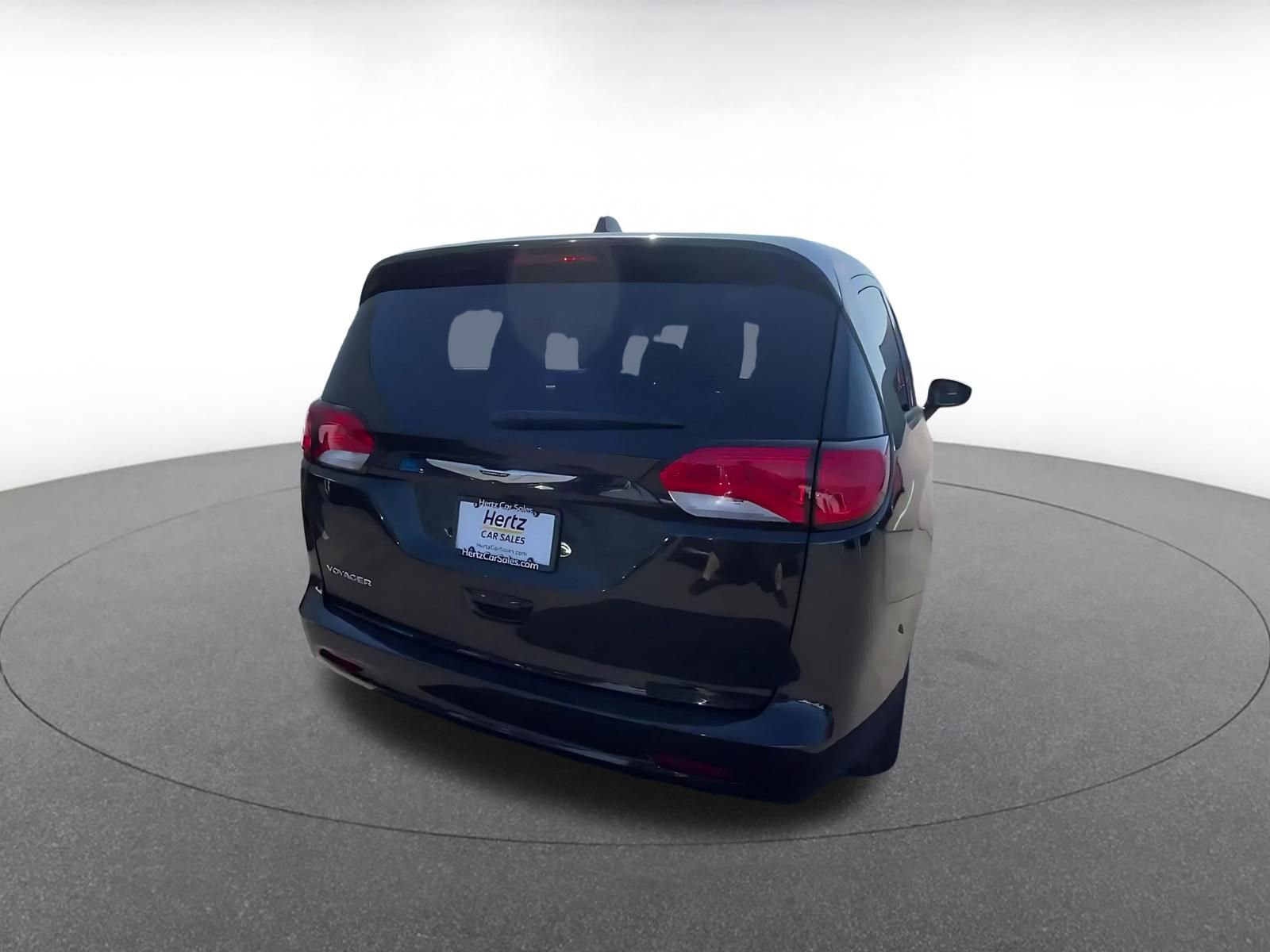 Thumbnail: 2023 Chrysler Voyager - 15