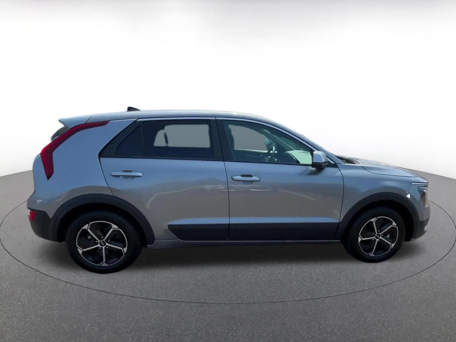 Thumbnail: 2026 Kia Niro - 16