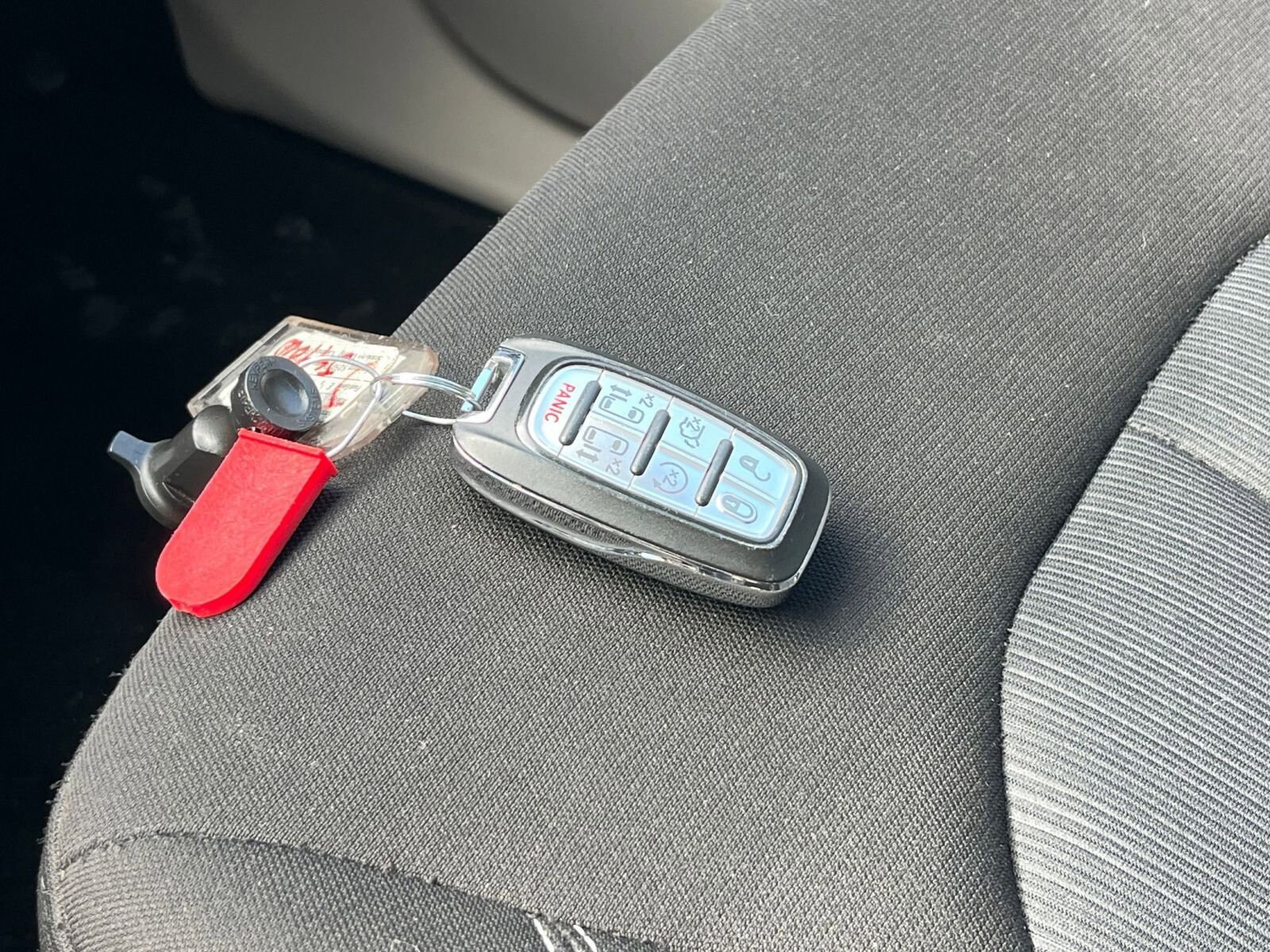 Thumbnail: 2023 Chrysler Voyager - 21