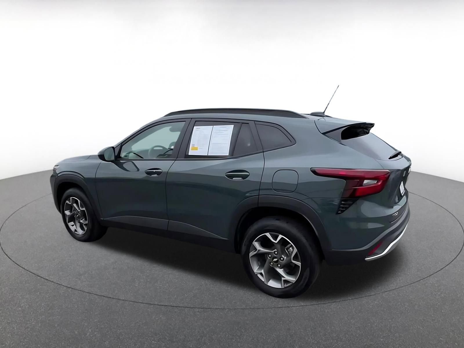 Thumbnail: 2025 Chevrolet Trax - 10