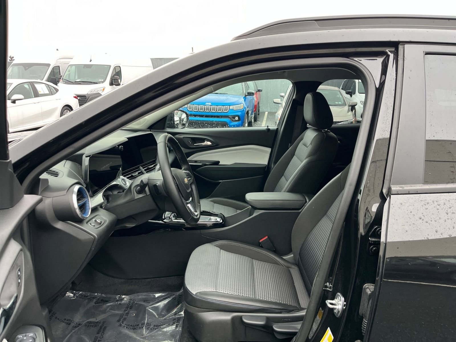 Thumbnail: 2025 Chevrolet Trax - 27