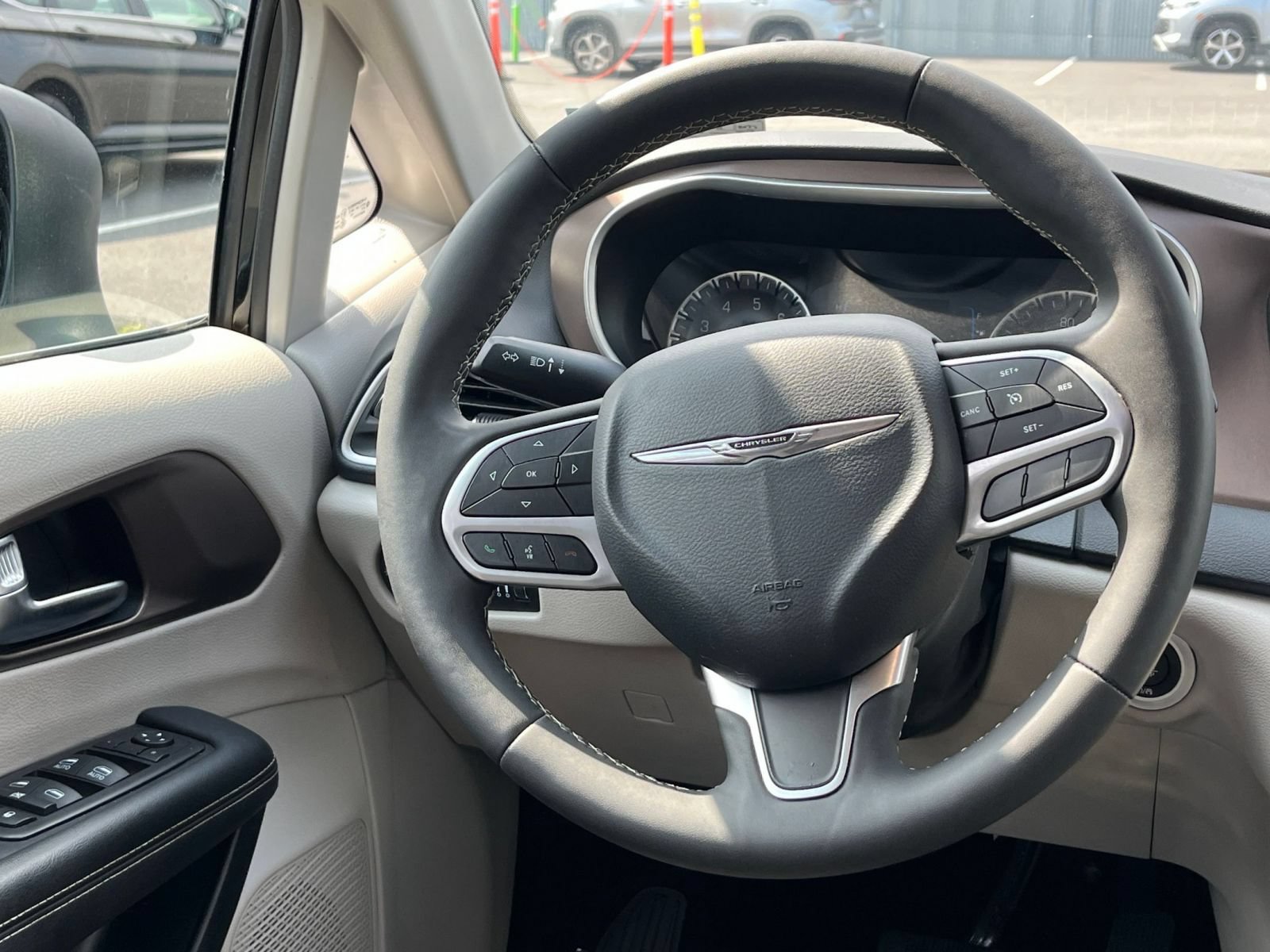 Thumbnail: 2024 Chrysler Voyager - 25
