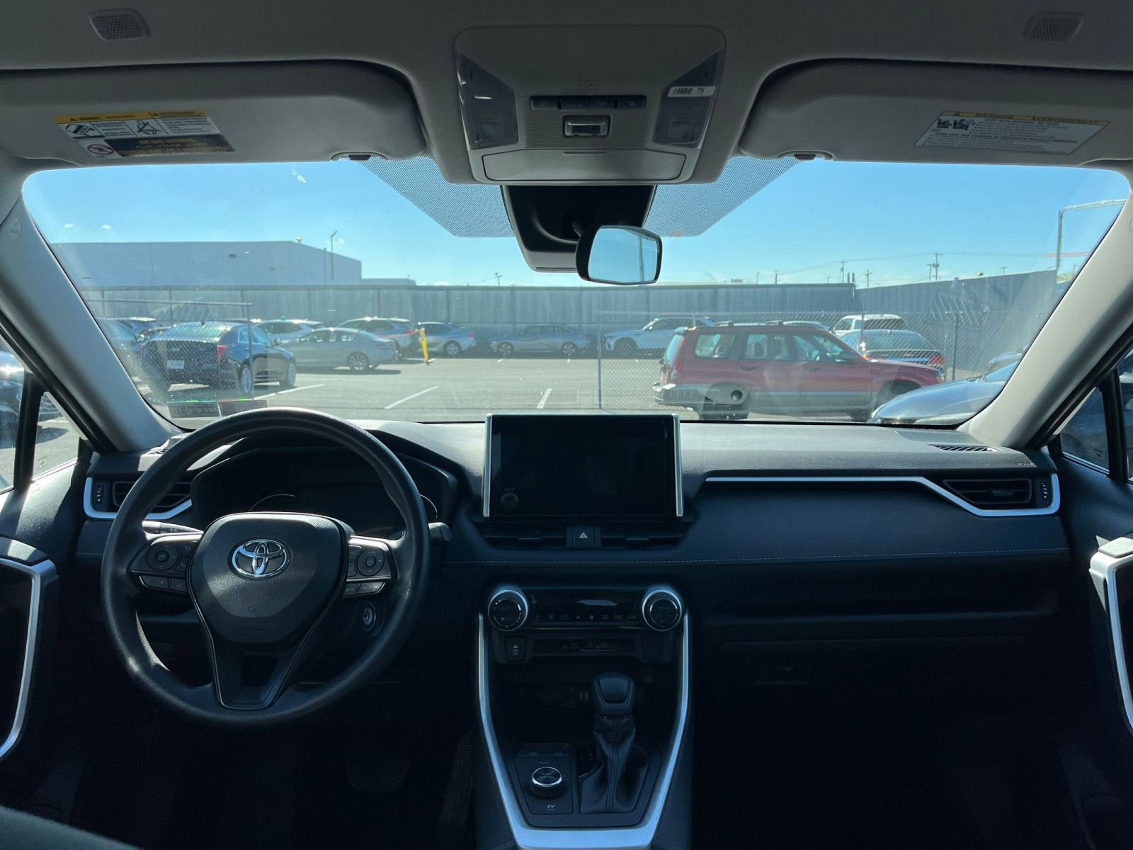 Thumbnail: 2025 Toyota RAV4 - 32