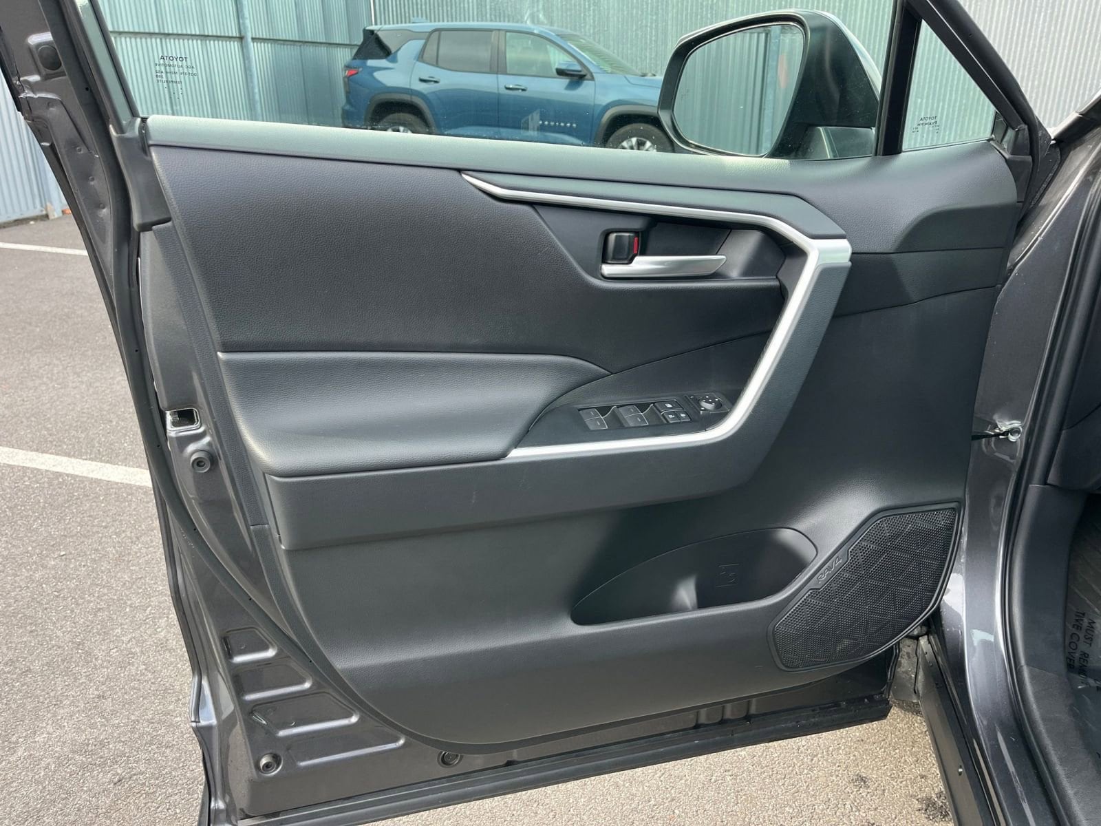 Thumbnail: 2025 Toyota RAV4 - 20