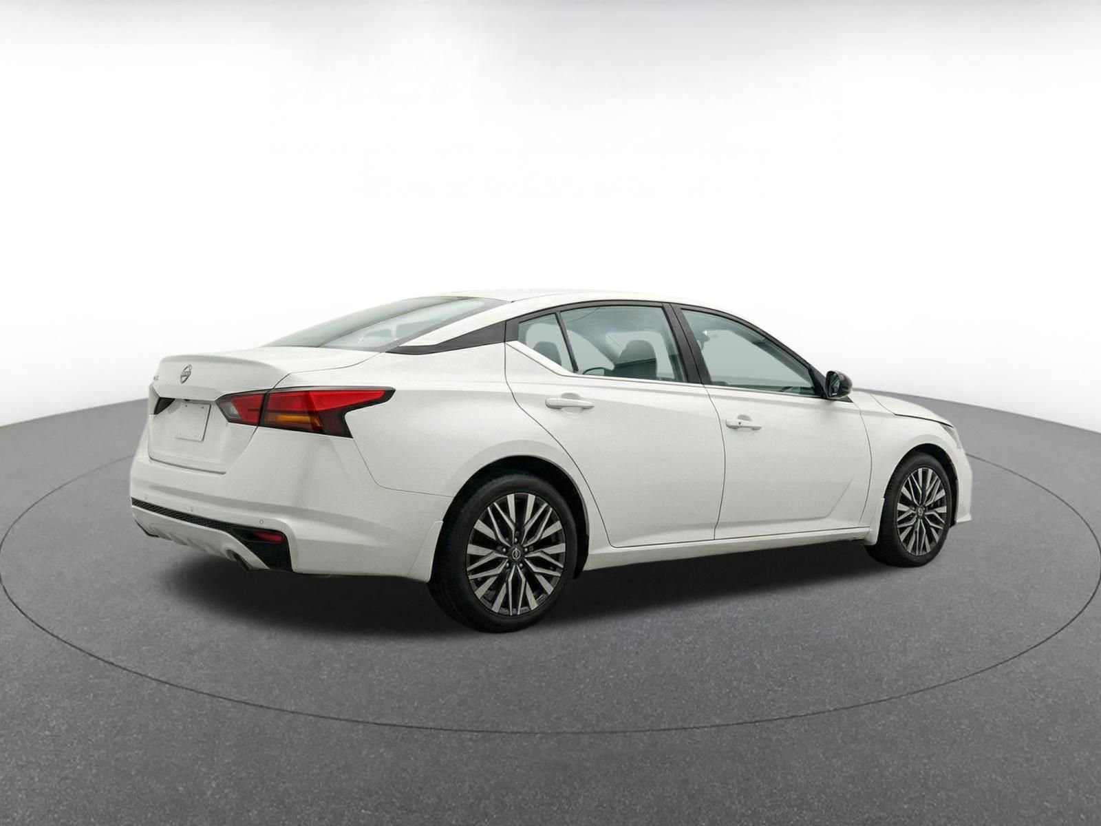 Thumbnail: 2025 Nissan Altima - 8
