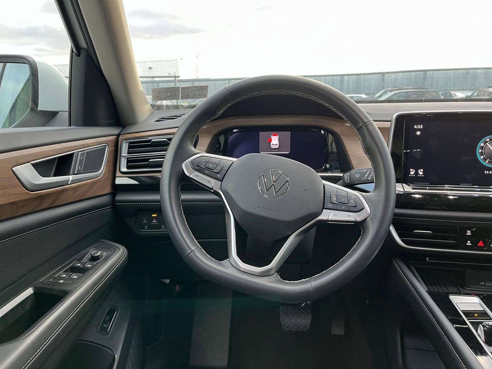 Thumbnail: 2025 Volkswagen Atlas - 28