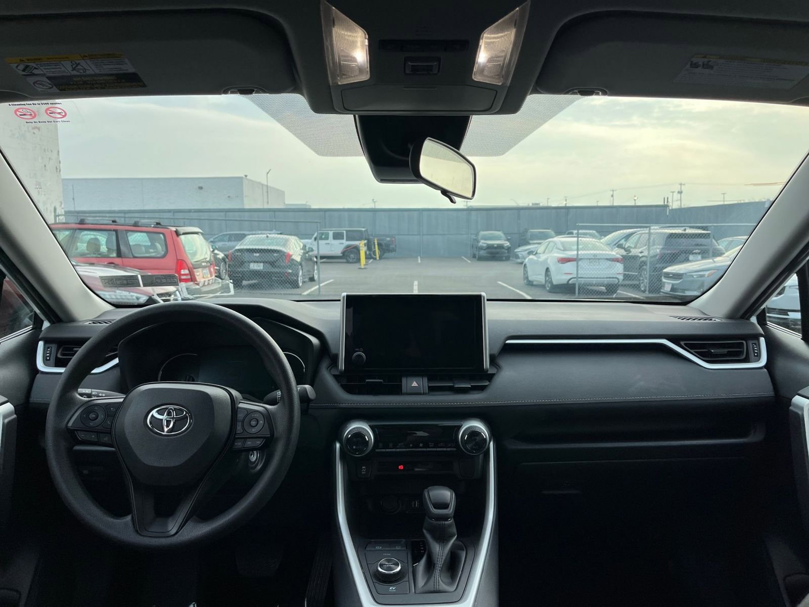 Thumbnail: 2025 Toyota RAV4 - 32