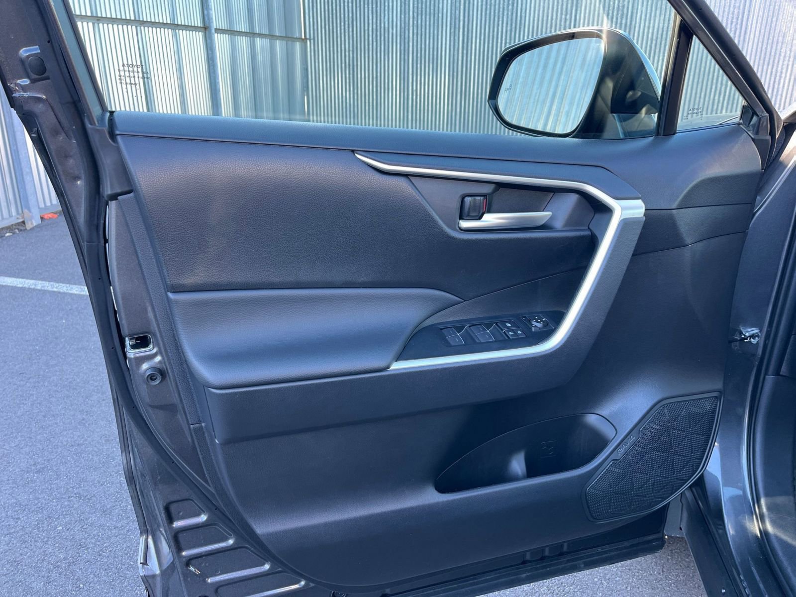 Thumbnail: 2025 Toyota RAV4 - 20