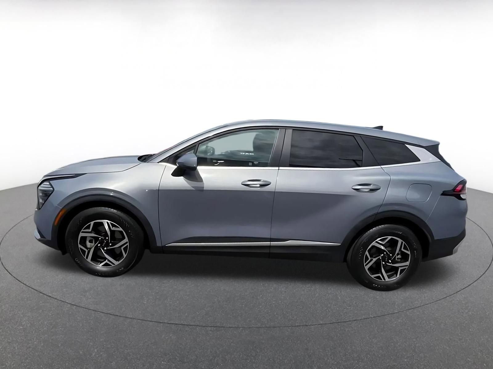 Thumbnail: 2025 Kia Sportage - 8