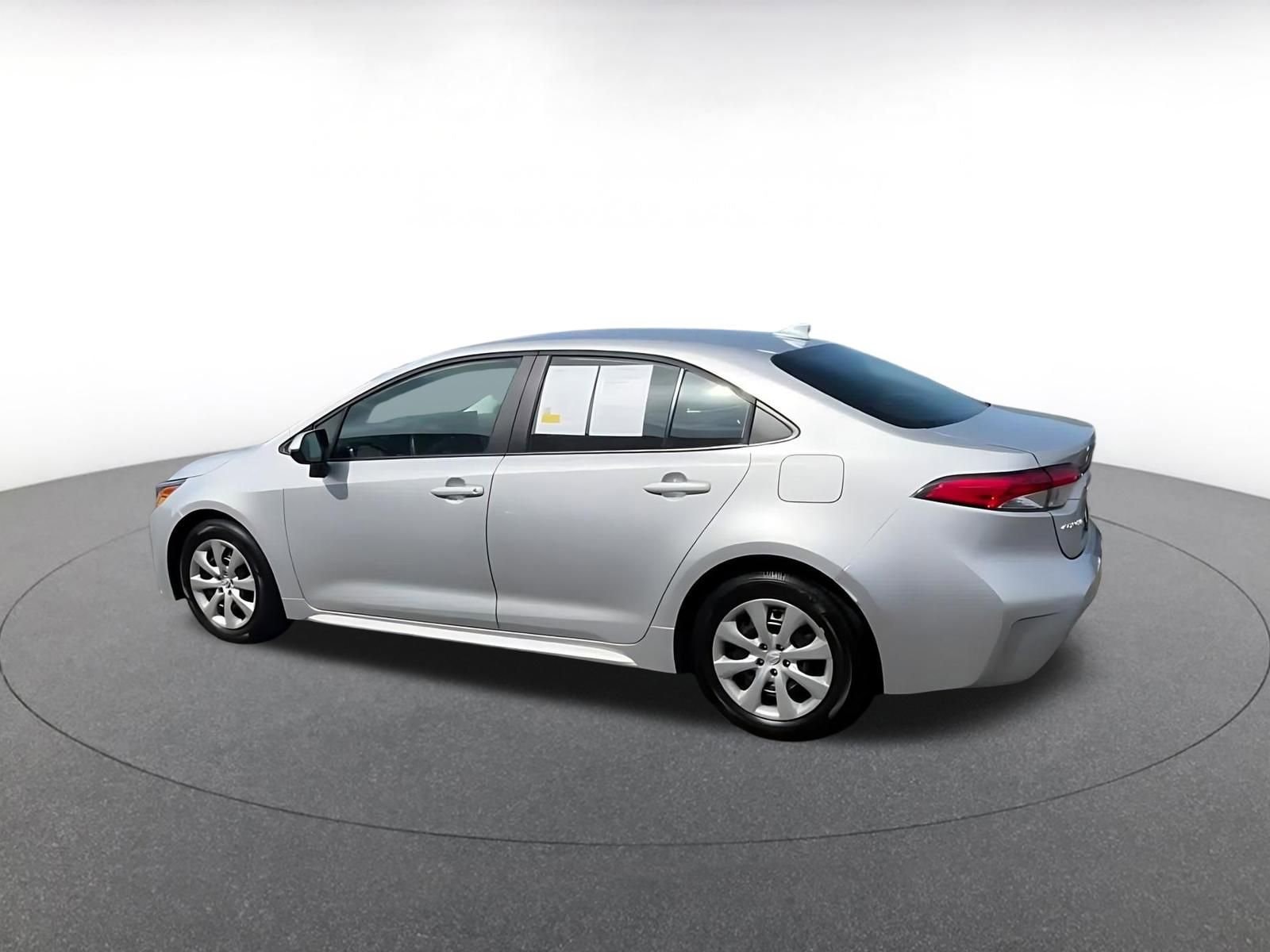 Thumbnail: 2025 Toyota Corolla - 10