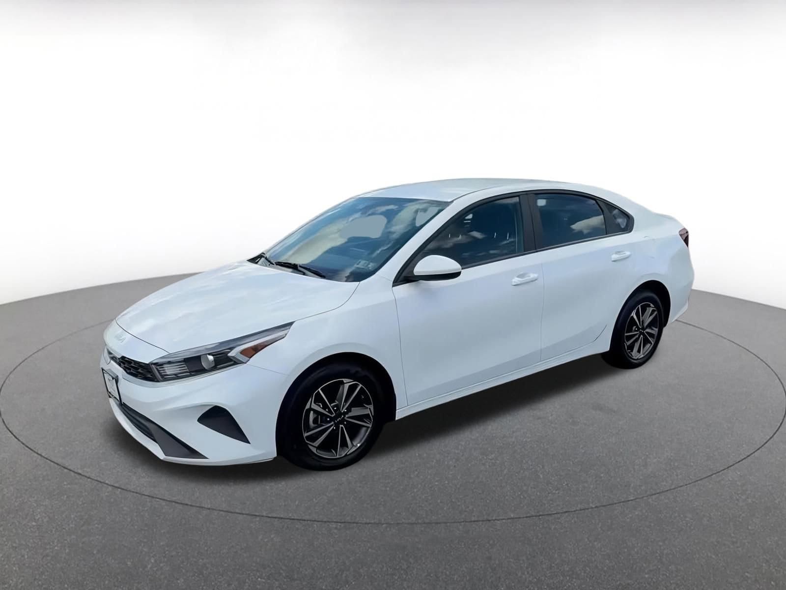 Thumbnail: 2024 Kia Forte - 7