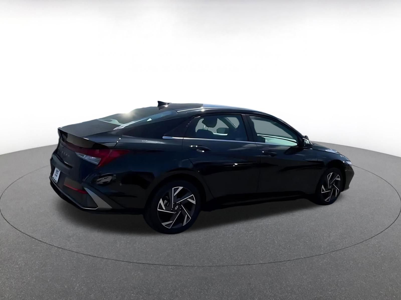 Thumbnail: 2025 Hyundai Elantra - 12