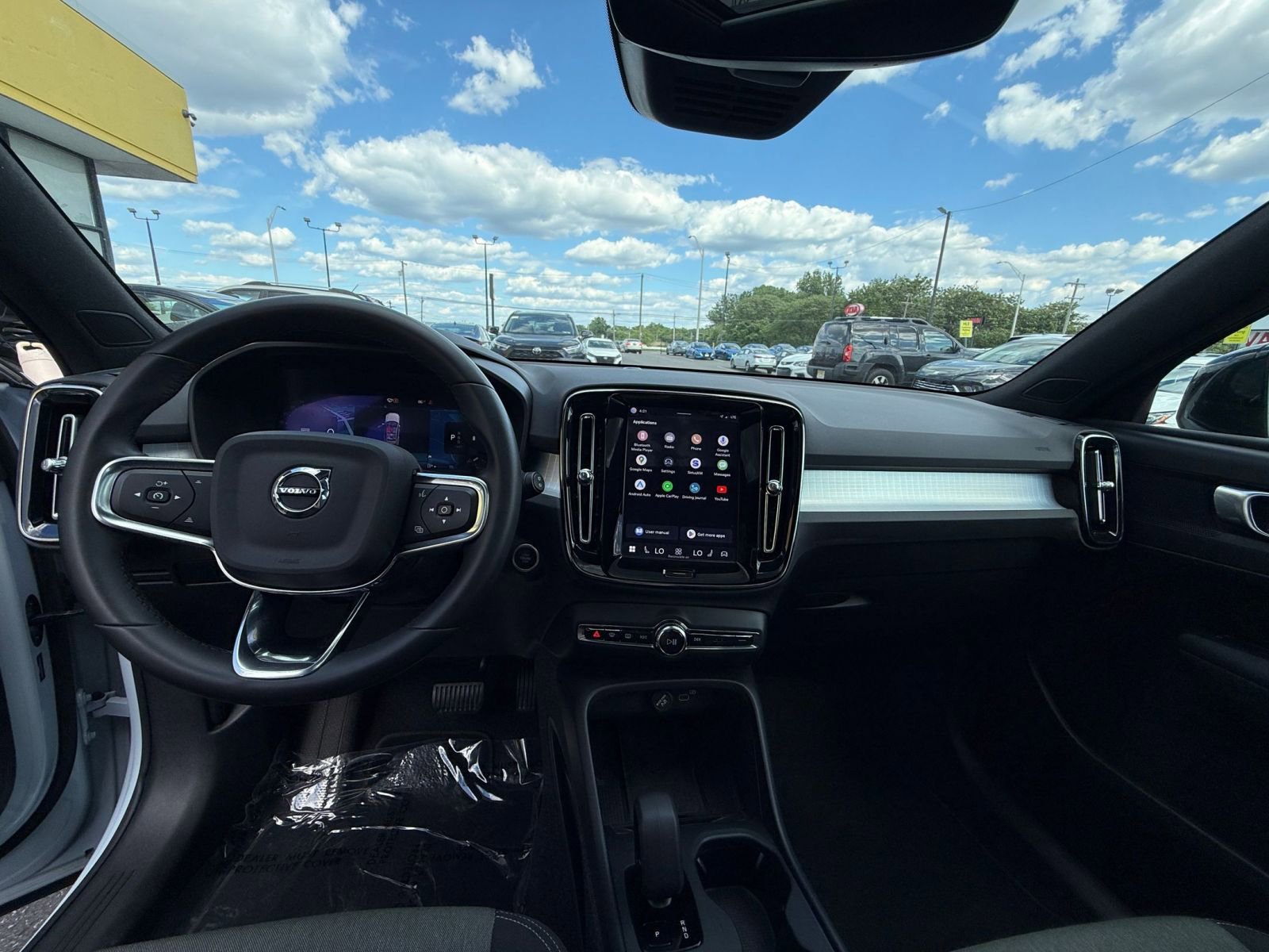 Thumbnail: 2024 Volvo XC40 - 35