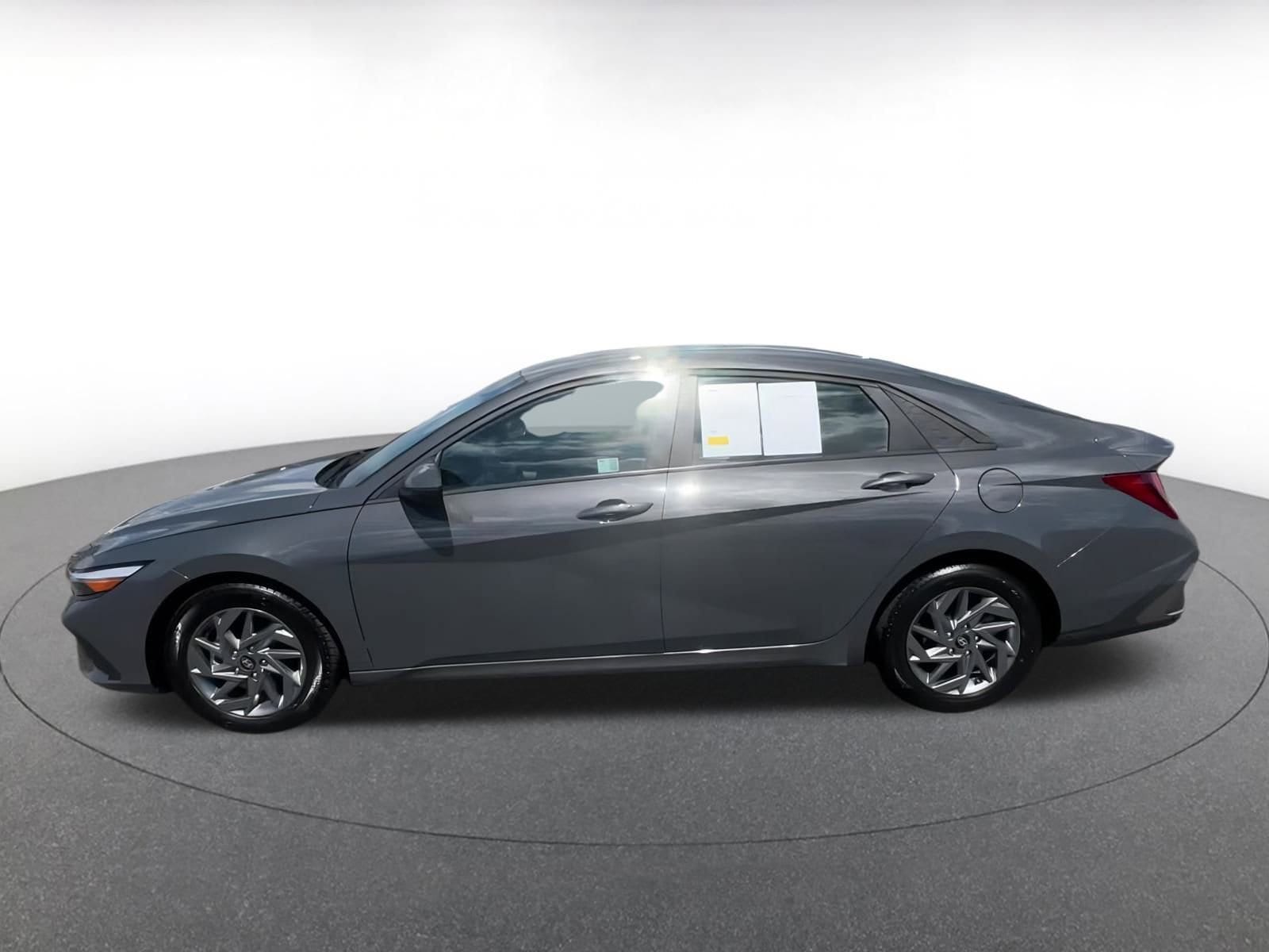 Thumbnail: 2024 Hyundai Elantra - 8