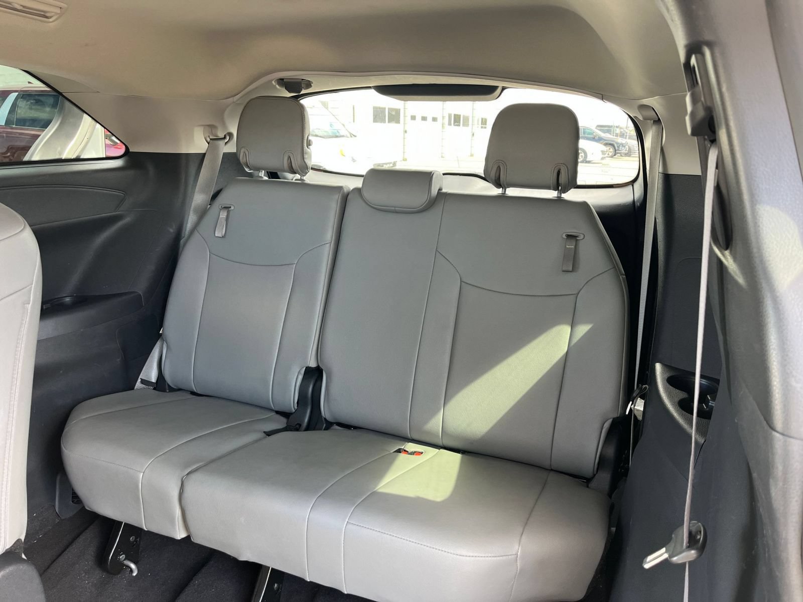 Thumbnail: 2025 Toyota Sienna - 30