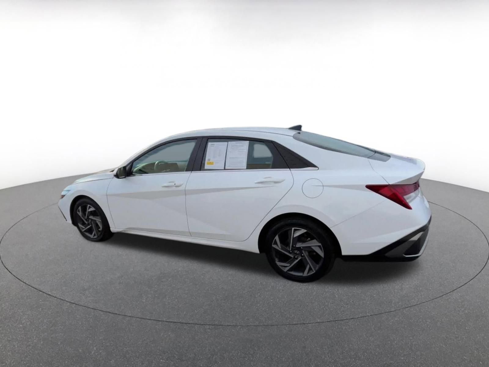 Thumbnail: 2025 Hyundai Elantra - 10