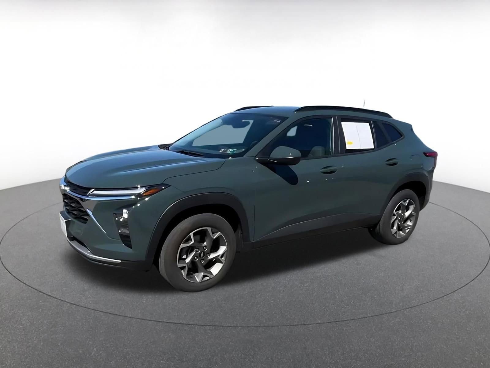 Thumbnail: 2025 Chevrolet Trax - 7