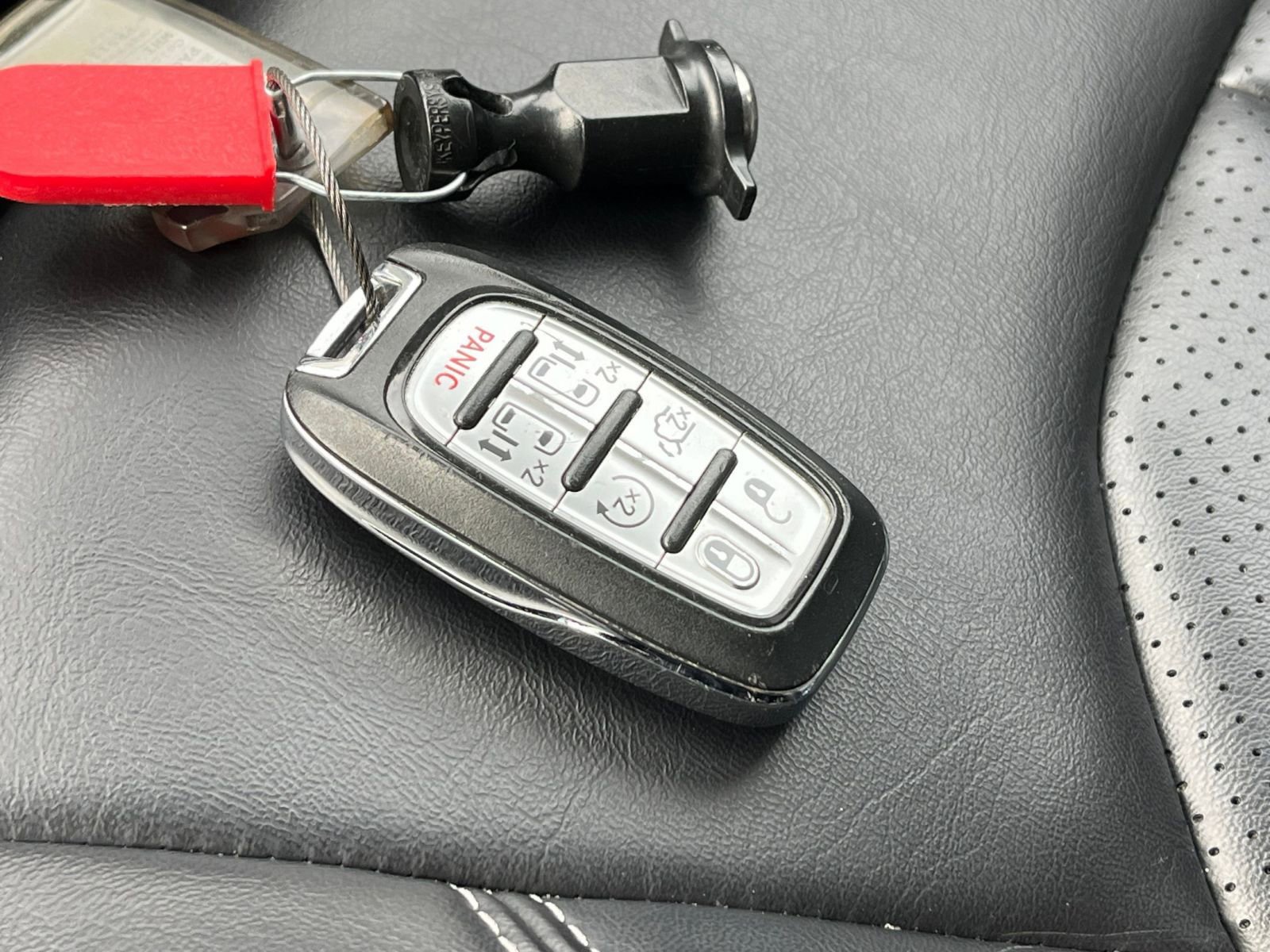 Thumbnail: 2023 Chrysler Pacifica - 23