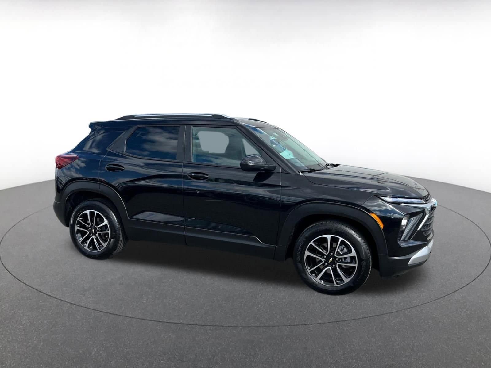 Thumbnail: 2025 Chevrolet TrailBlazer - 1