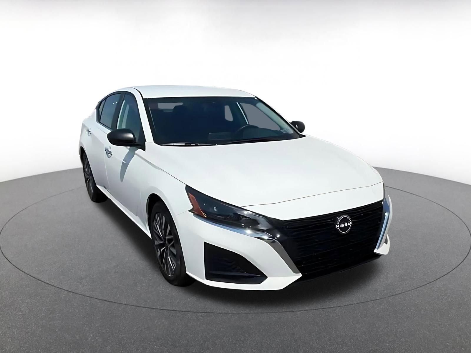 Thumbnail: 2025 Nissan Altima - 3