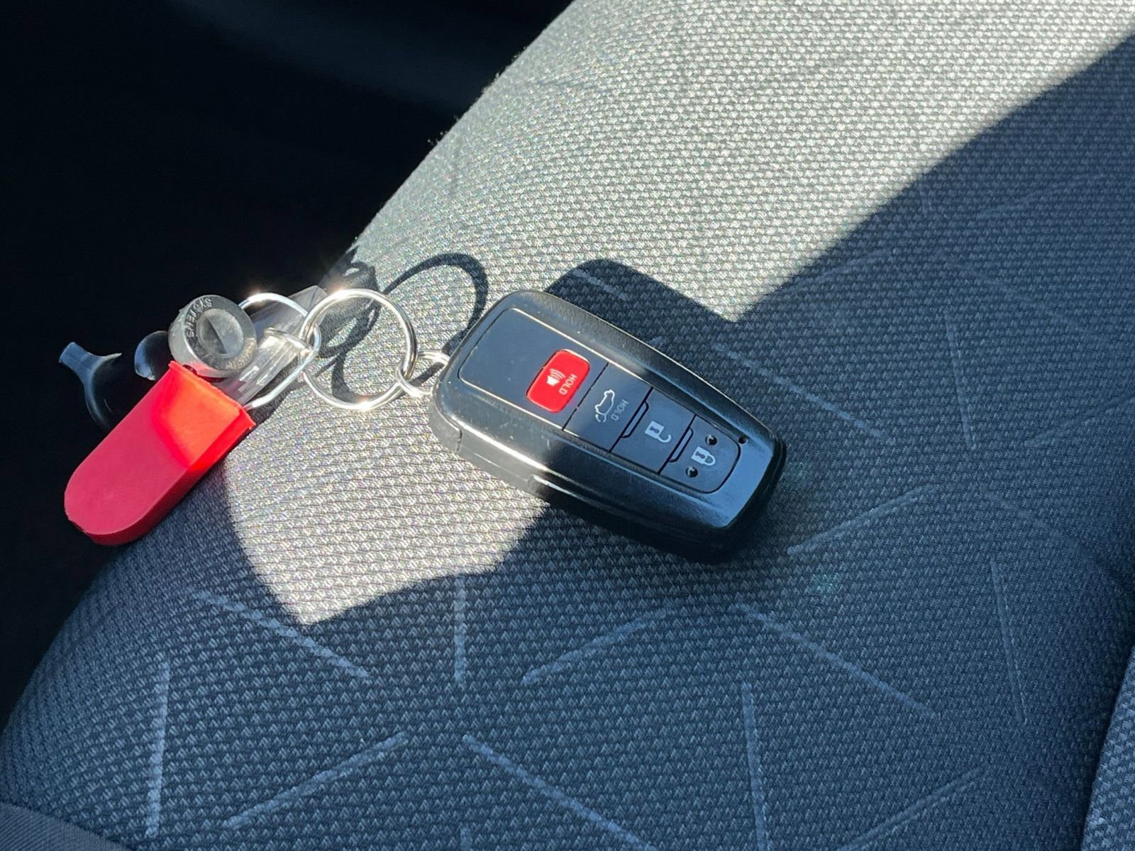 Thumbnail: 2025 Toyota RAV4 - 22