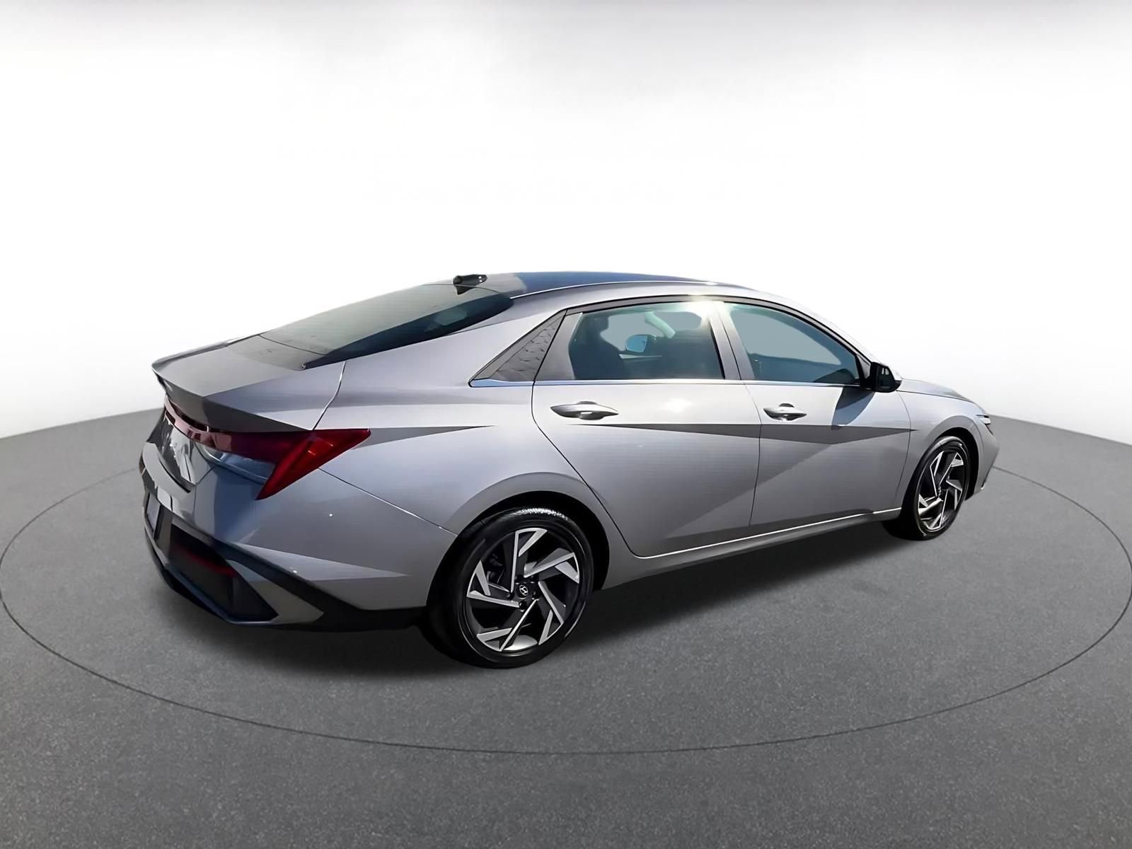 Thumbnail: 2025 Hyundai Elantra - 15