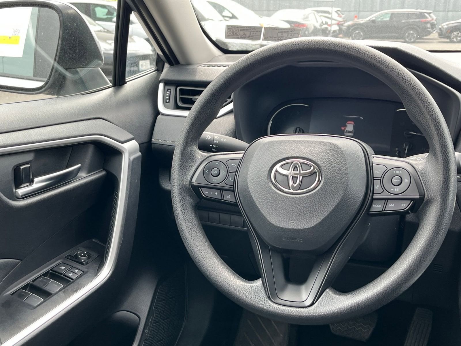 Thumbnail: 2025 Toyota RAV4 - 28