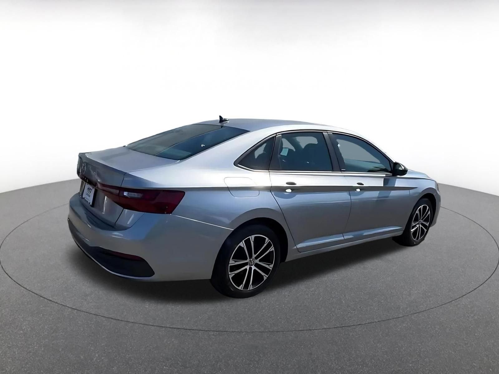 Thumbnail: 2025 Volkswagen Jetta - 15