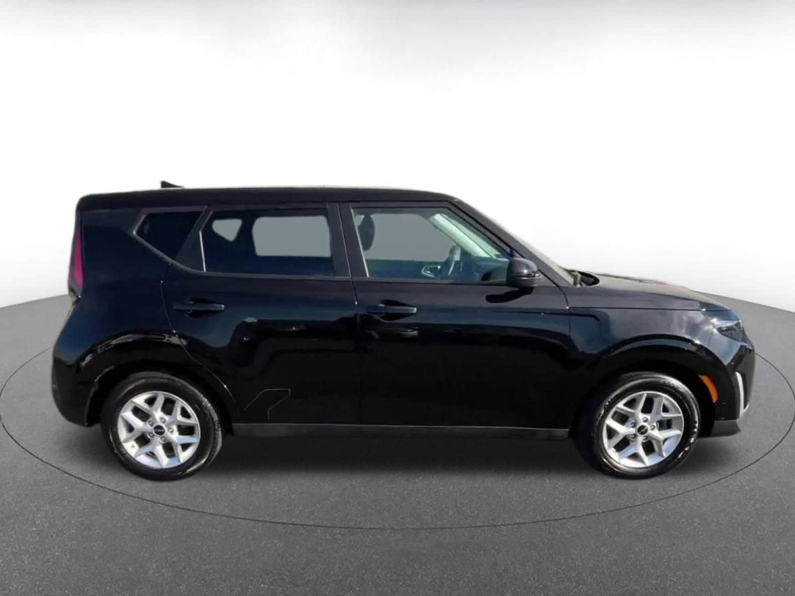 Thumbnail: 2025 Kia Soul - 16