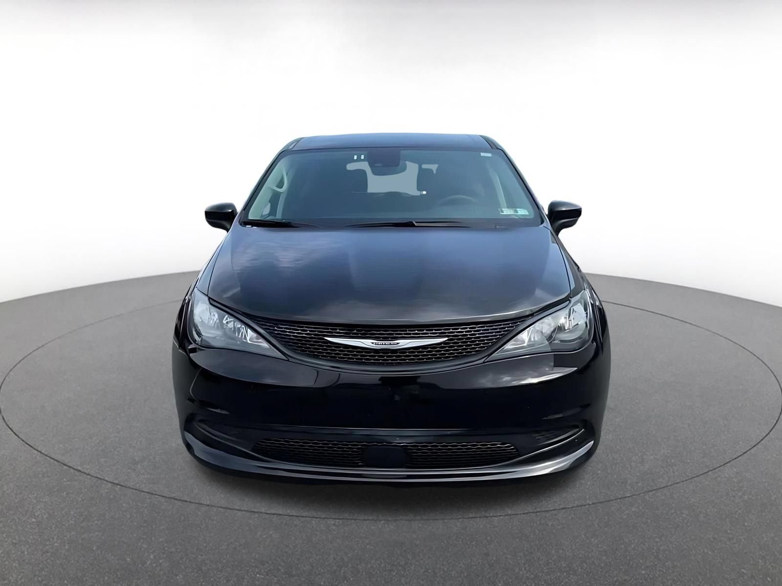 Thumbnail: 2024 Chrysler Voyager - 4