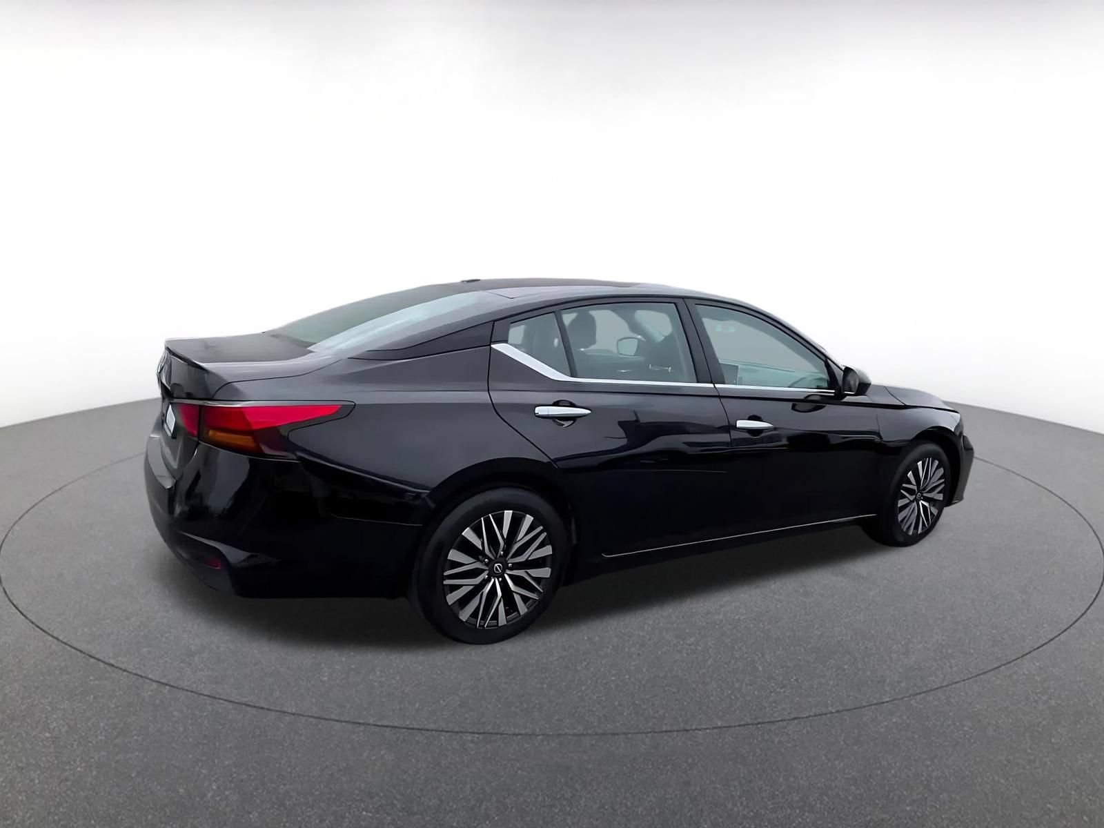 Thumbnail: 2025 Nissan Altima - 13