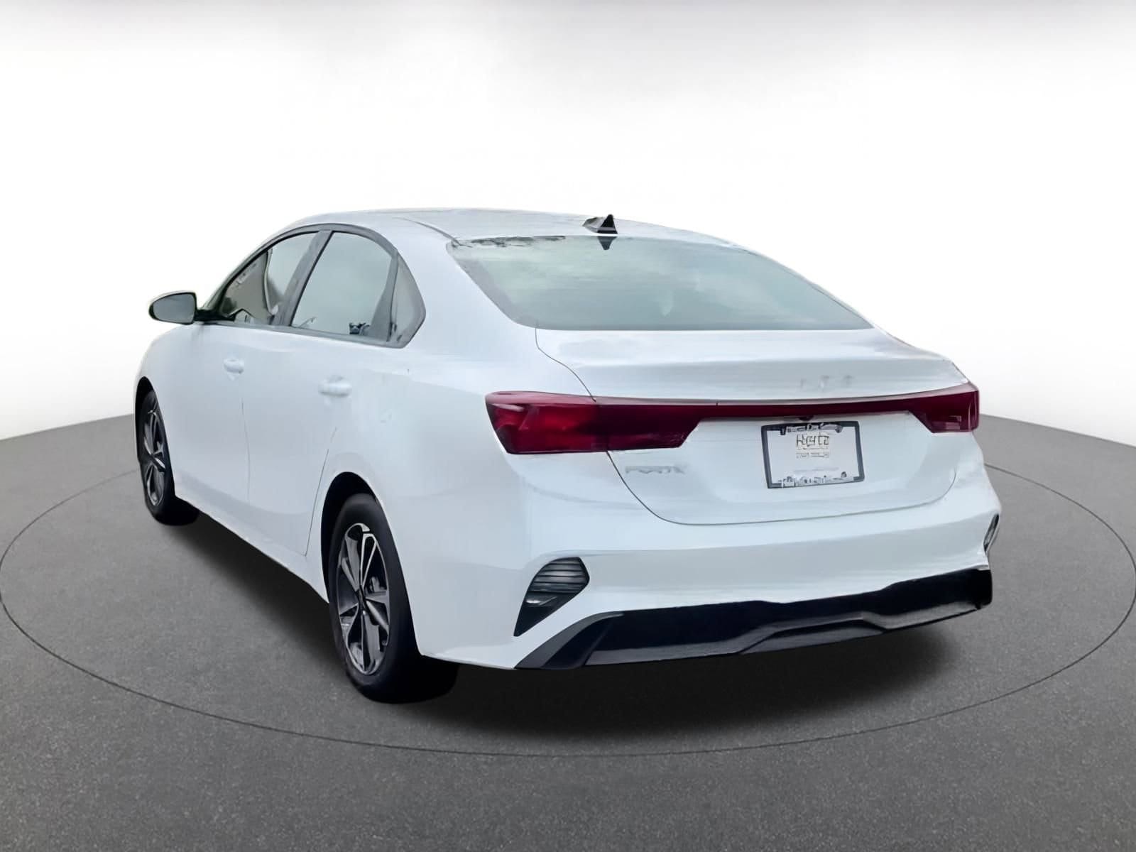 Thumbnail: 2024 Kia Forte - 5