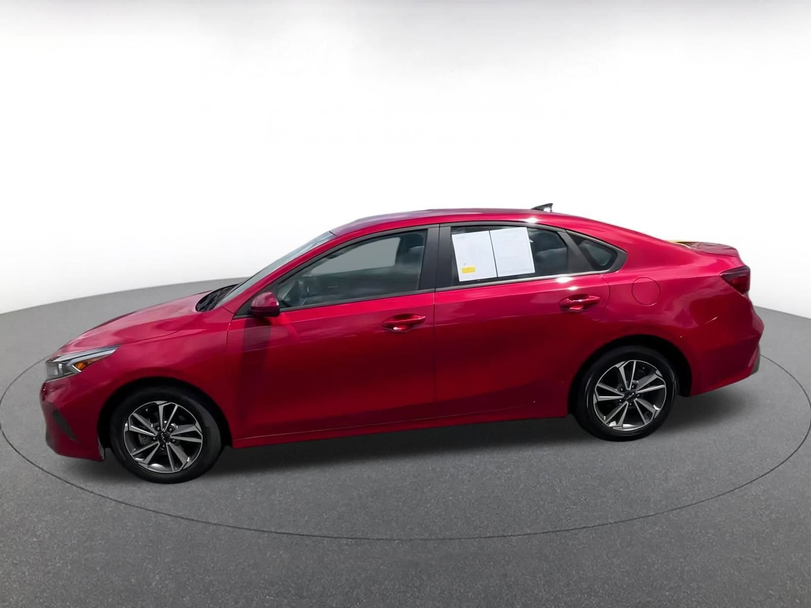 Thumbnail: 2024 Kia Forte - 8