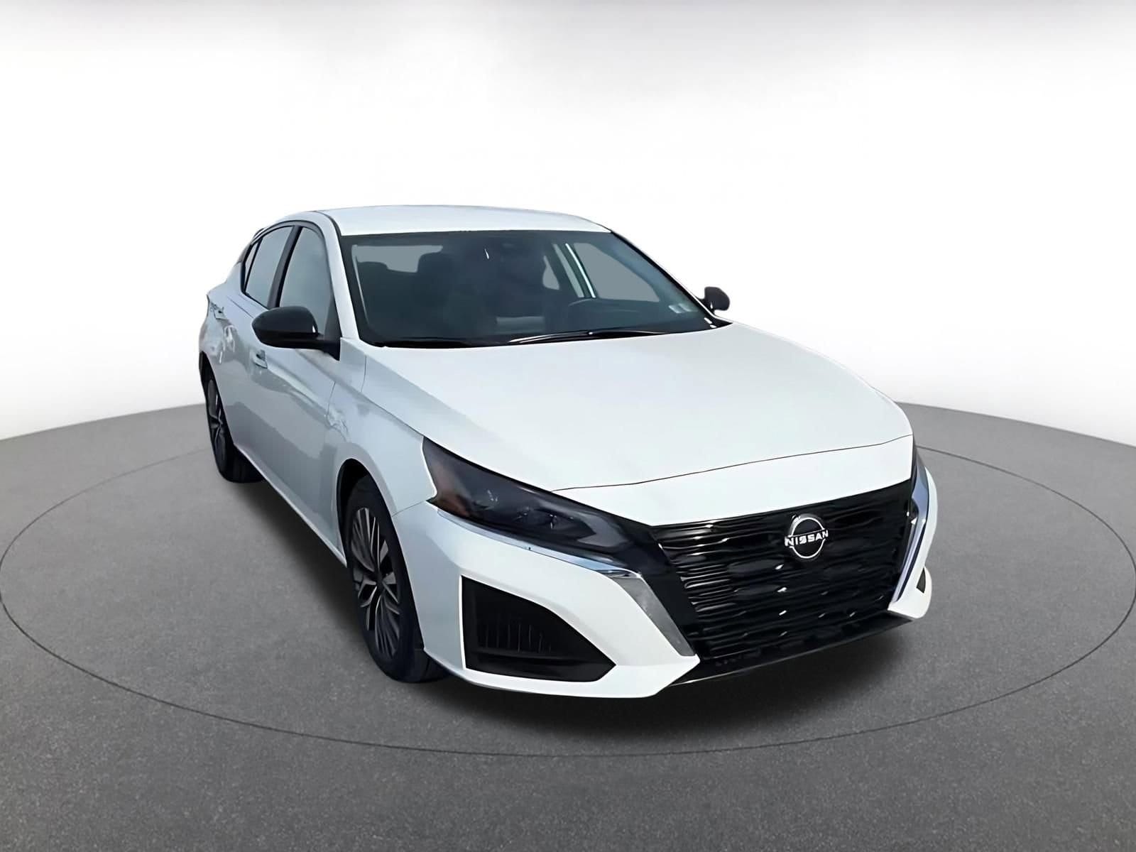 Thumbnail: 2025 Nissan Altima - 3