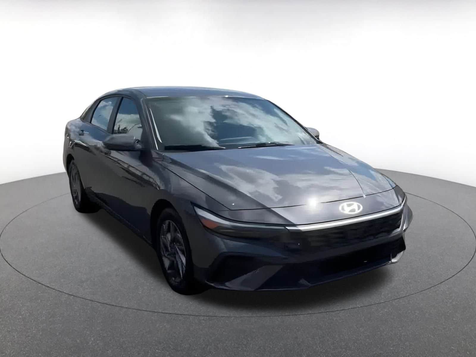 Thumbnail: 2024 Hyundai Elantra - 3