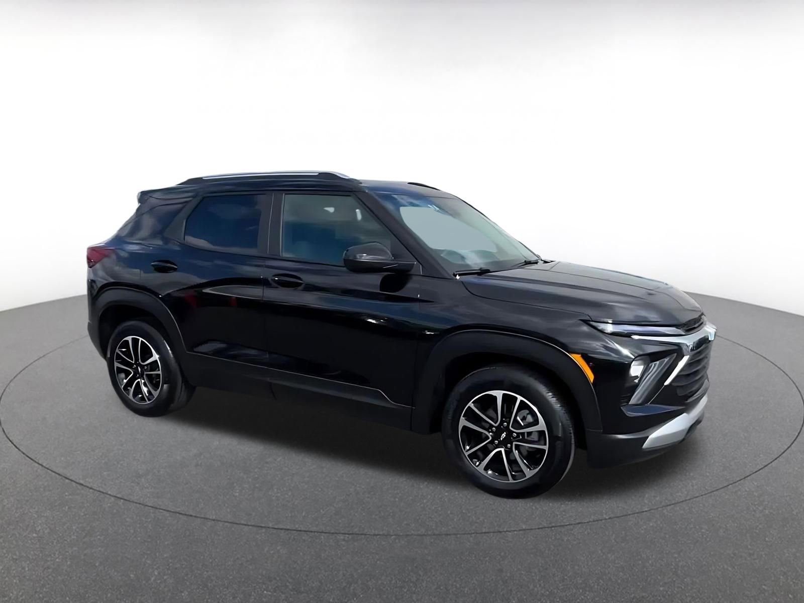 Thumbnail: 2025 Chevrolet TrailBlazer - 2