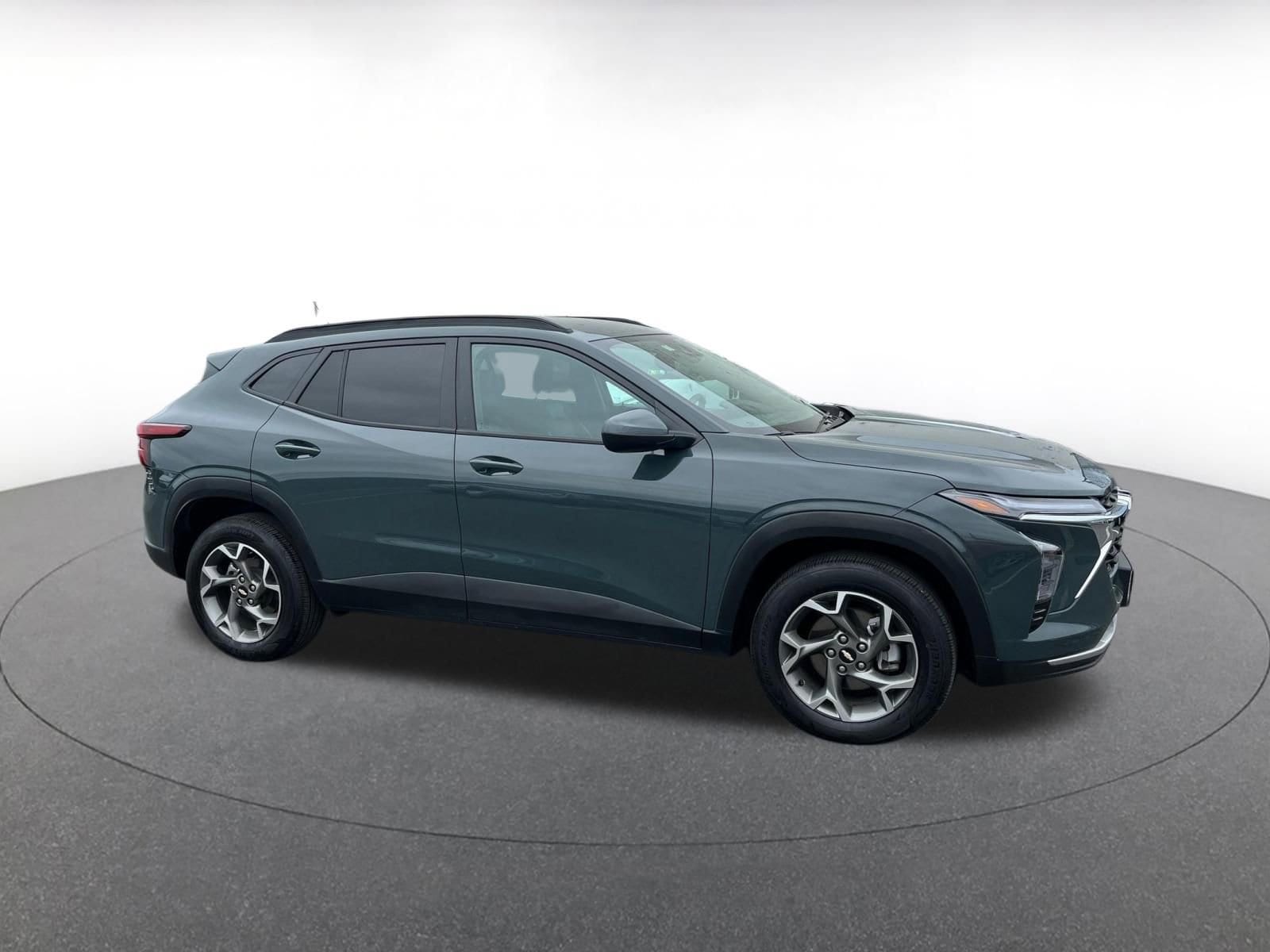 Thumbnail: 2025 Chevrolet Trax - 1
