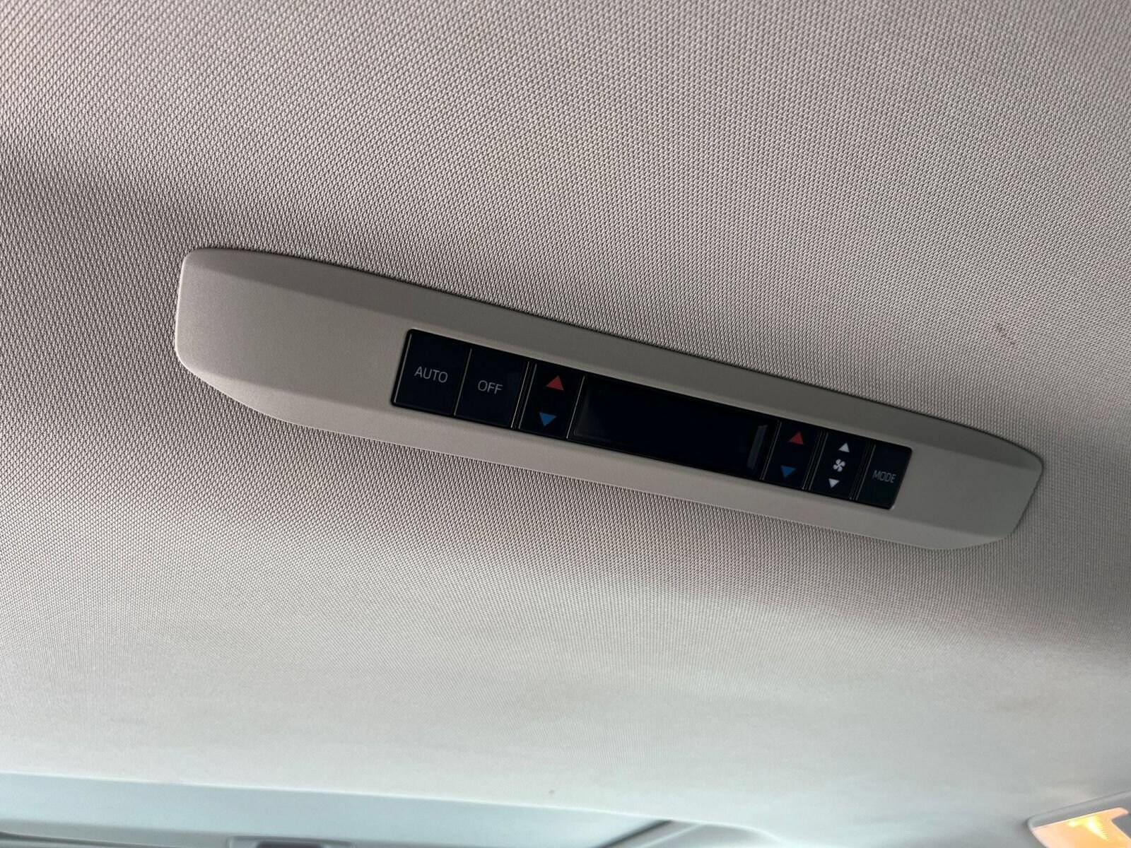 Thumbnail: 2025 Toyota Sienna - 24