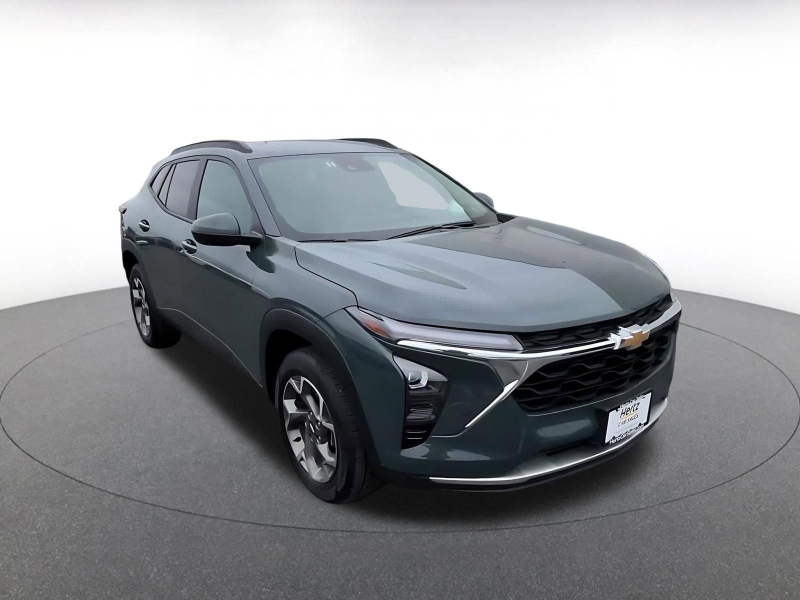 Thumbnail: 2025 Chevrolet Trax - 3