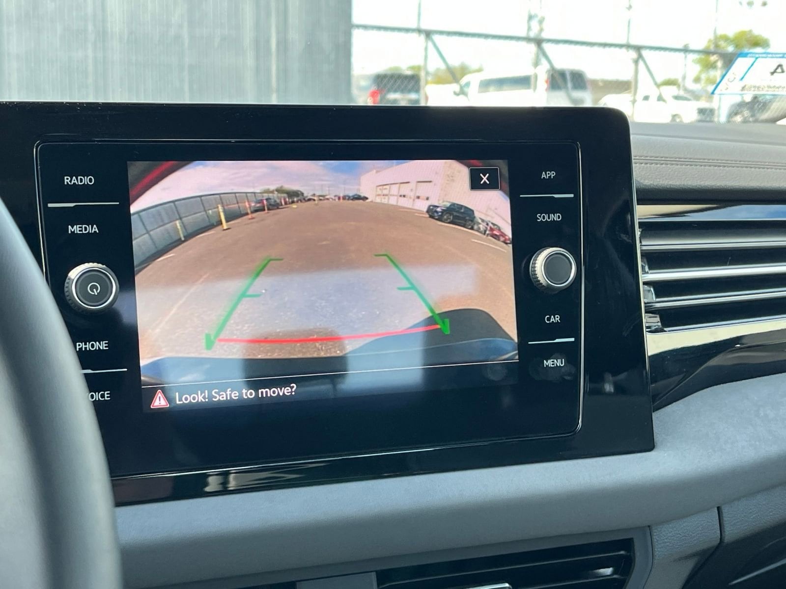 Thumbnail: 2025 Volkswagen Jetta - 17