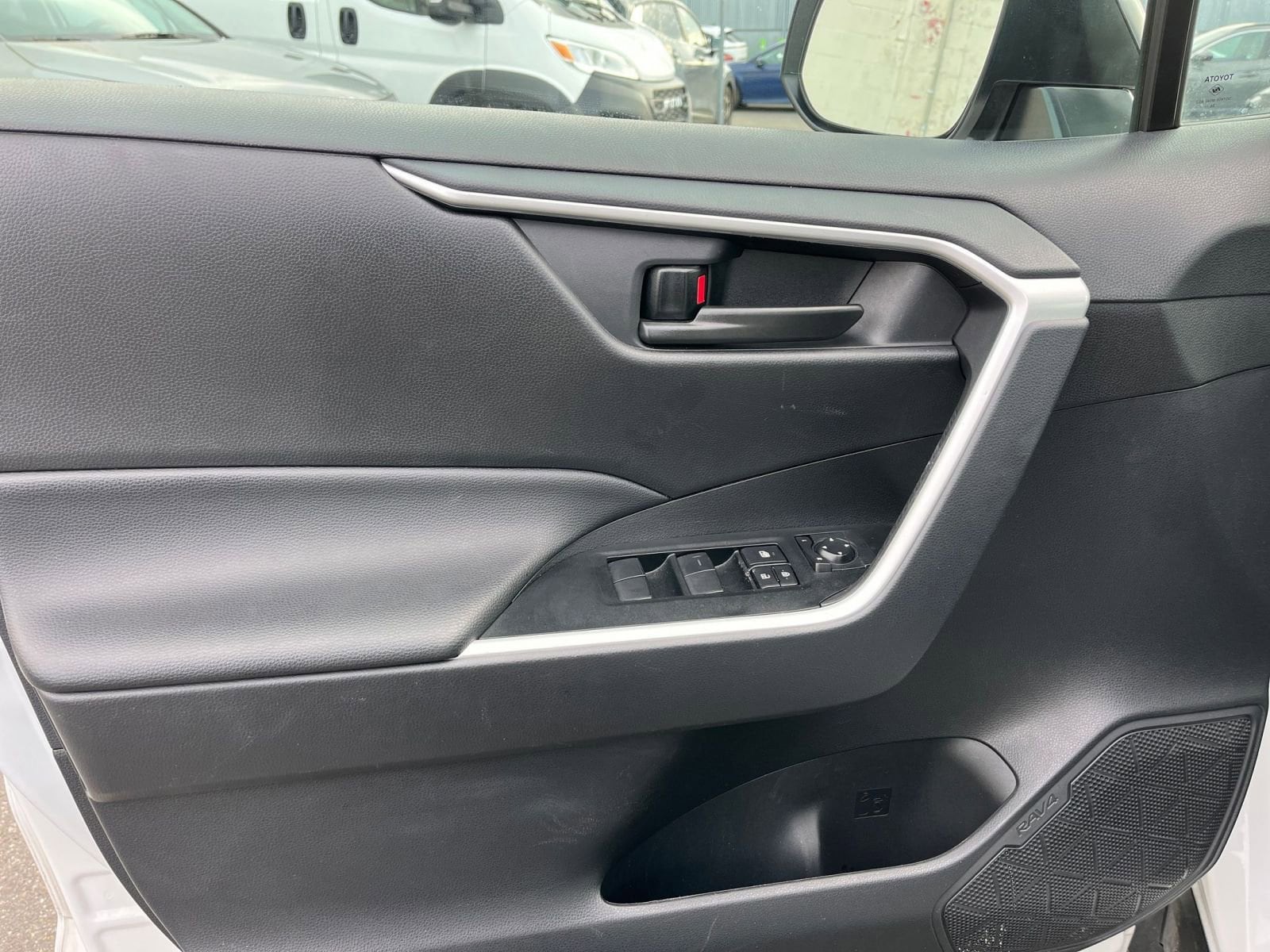 Thumbnail: 2025 Toyota RAV4 - 20