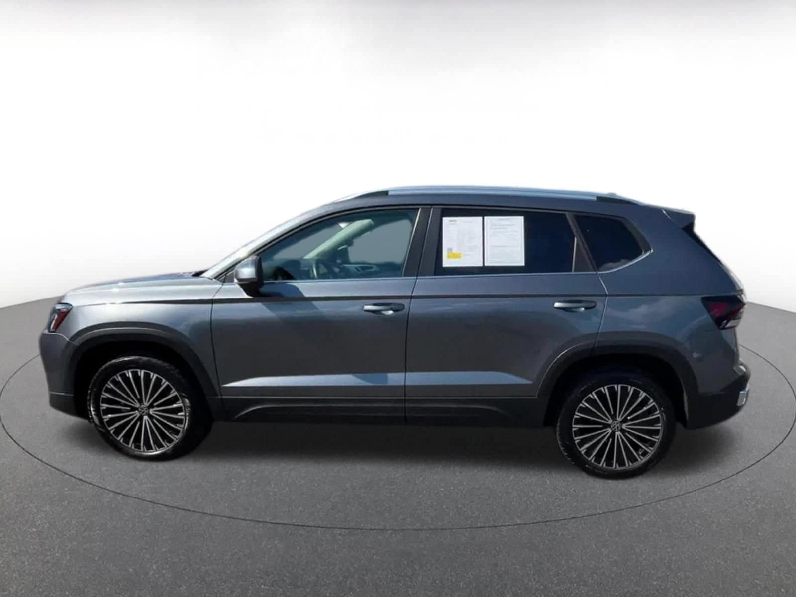Thumbnail: 2025 Volkswagen Taos - 8