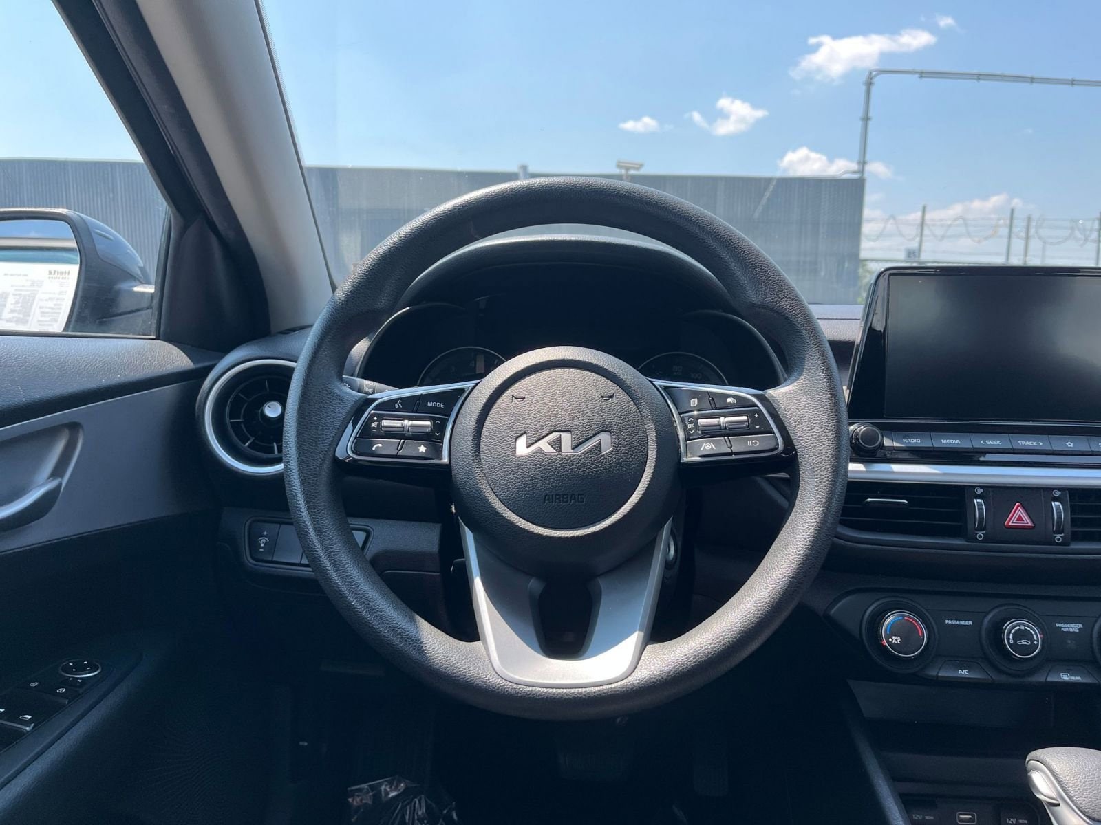 Thumbnail: 2023 Kia Forte - 26