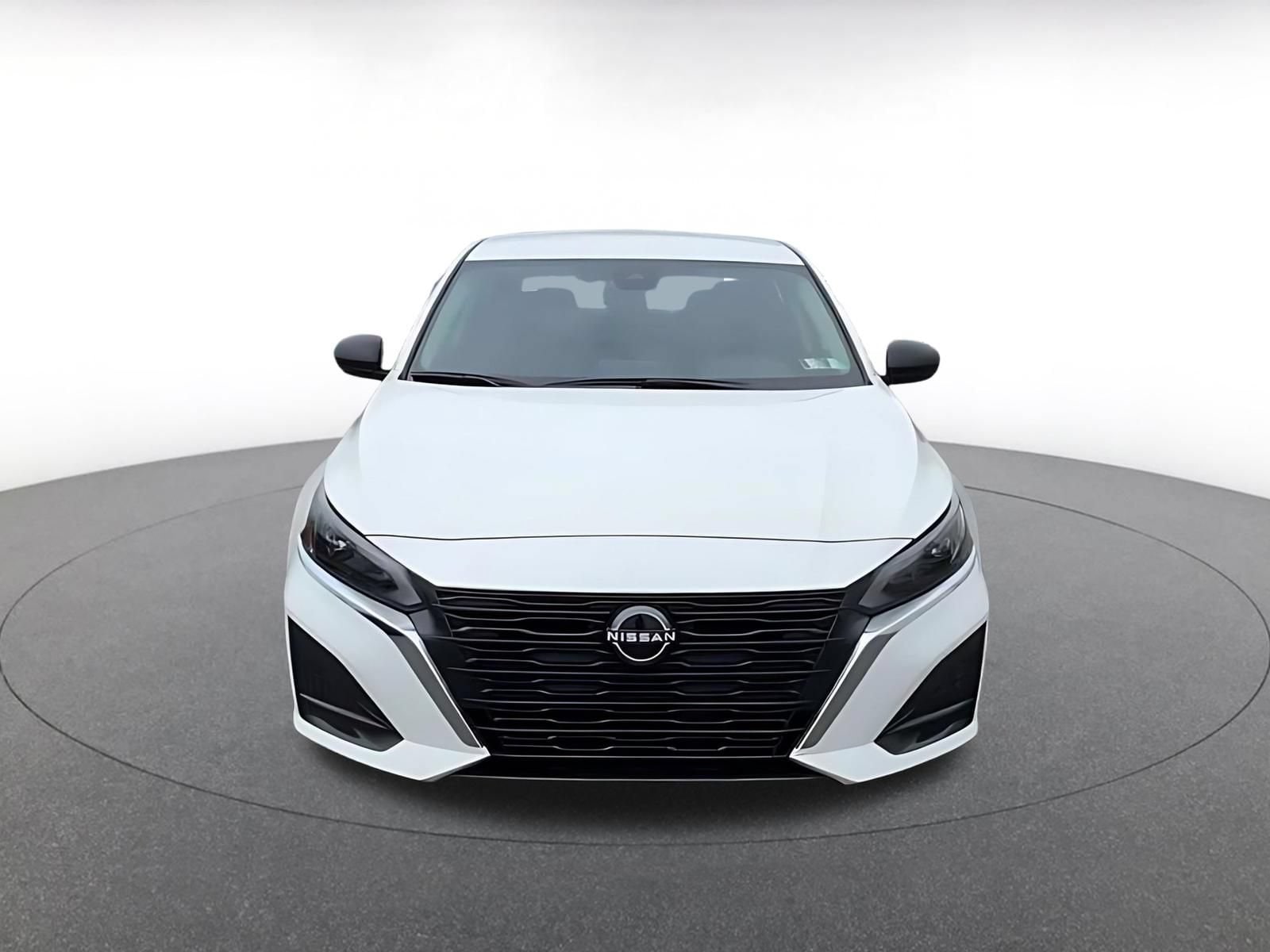 Thumbnail: 2025 Nissan Altima - 4