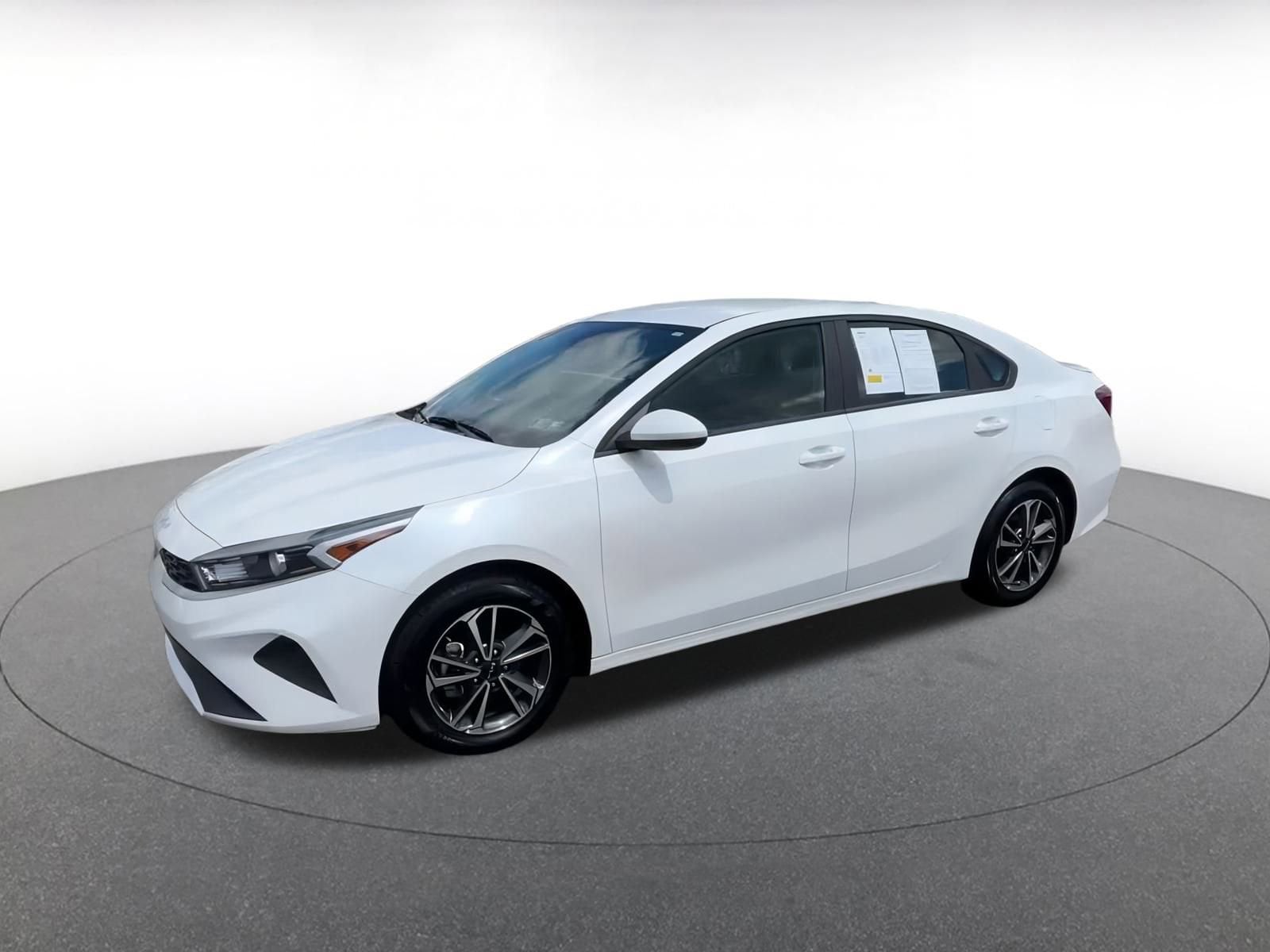 Thumbnail: 2024 Kia Forte - 7